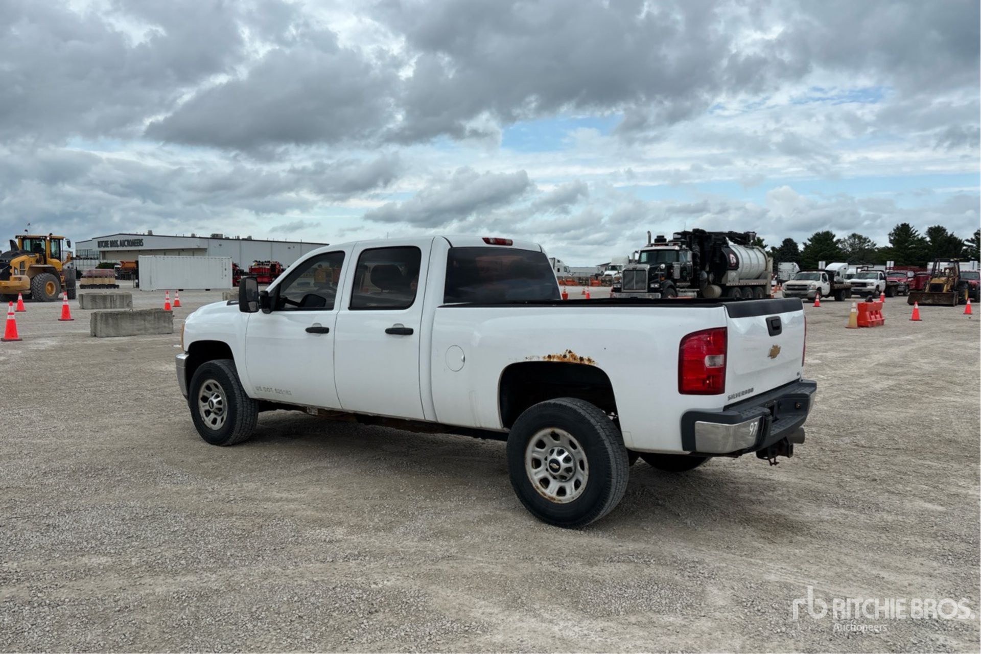 General Appearance with Picture, Left Rear Corner