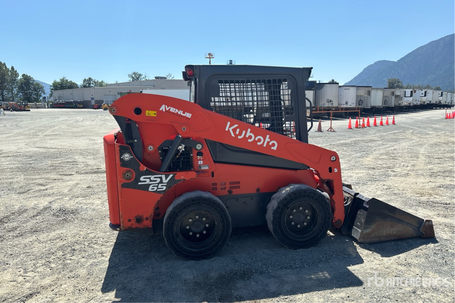 General Appearance with Picture, Right Rear Corner