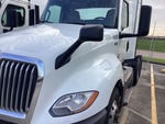 MN355158 - 2021 International LT625: Truck Paint and Body Damage