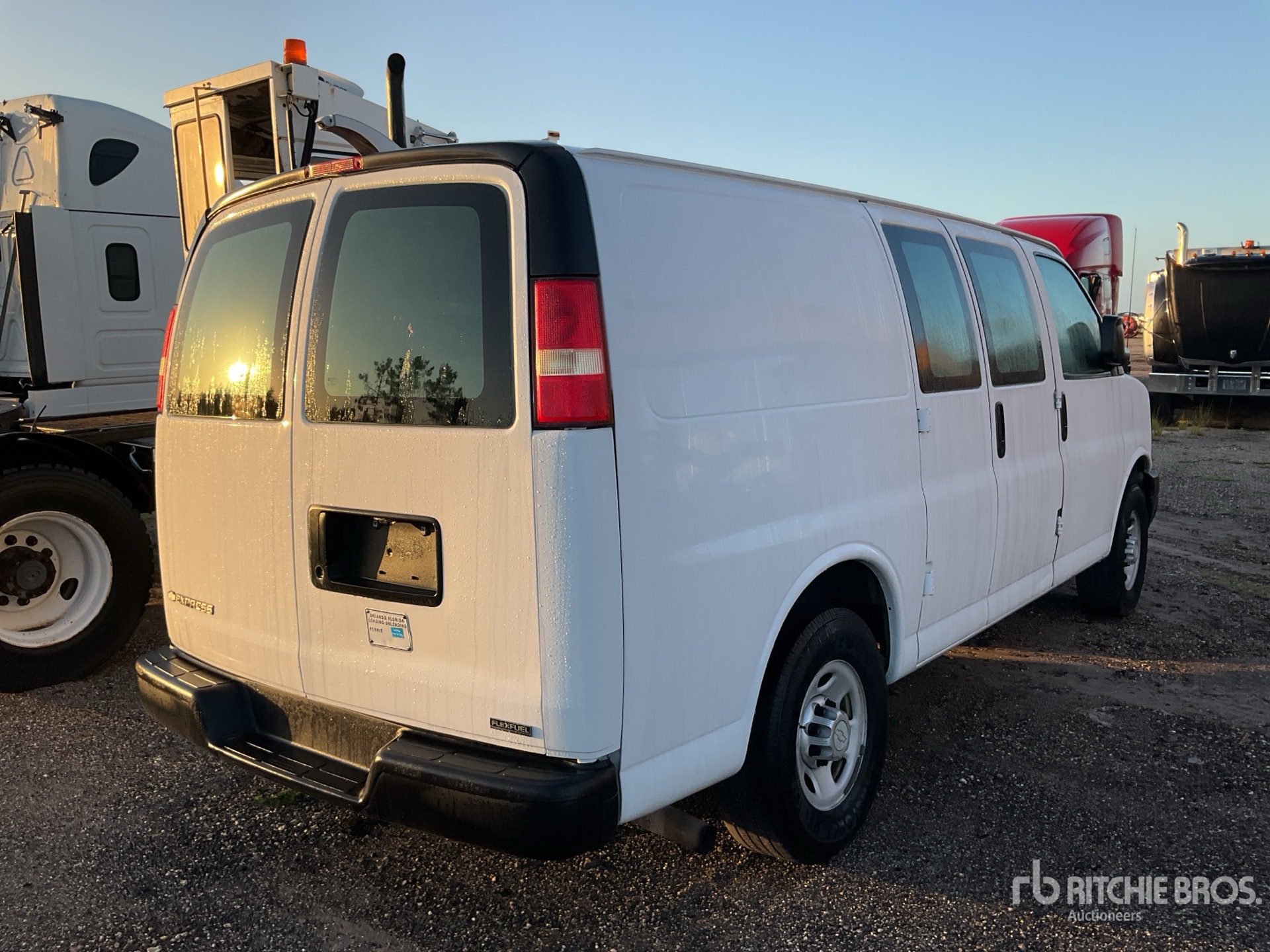 General Appearance with Picture, Right Rear Corner