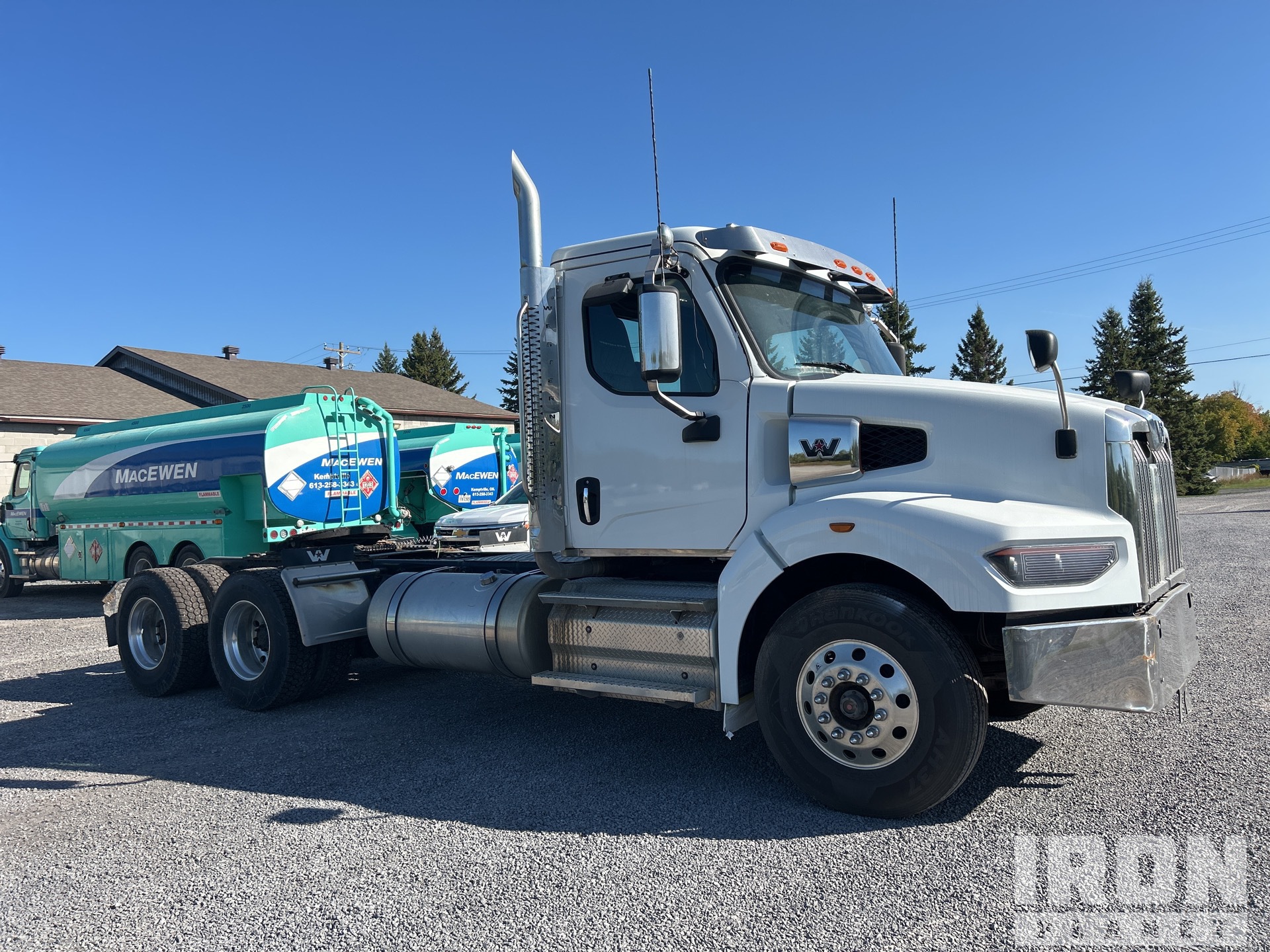 General Appearance with Imagen: esquina delantera derecha