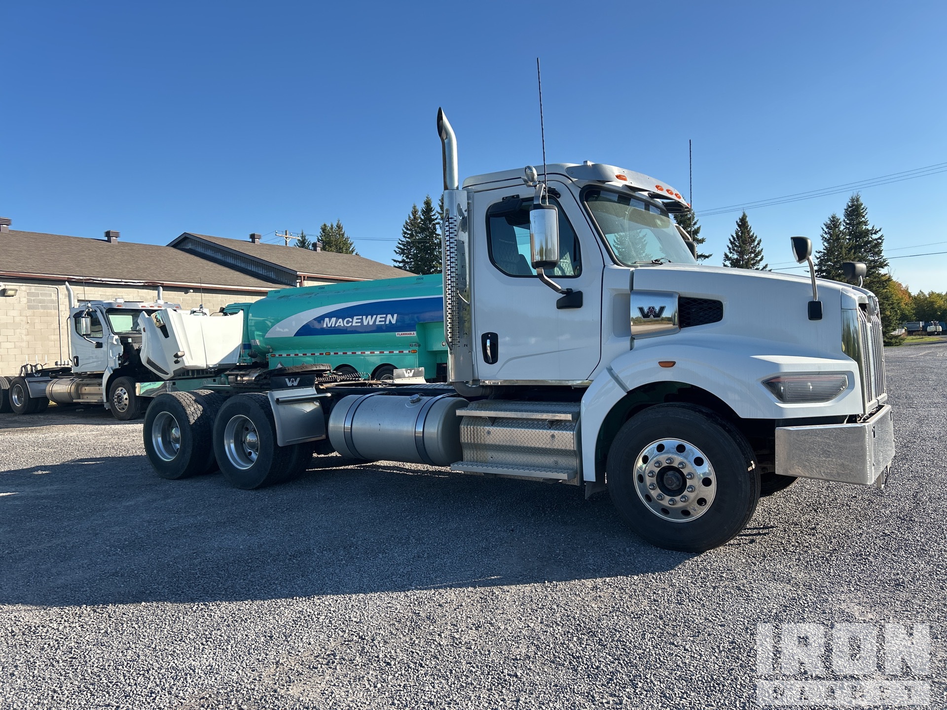 General Appearance with Imagen: esquina delantera derecha