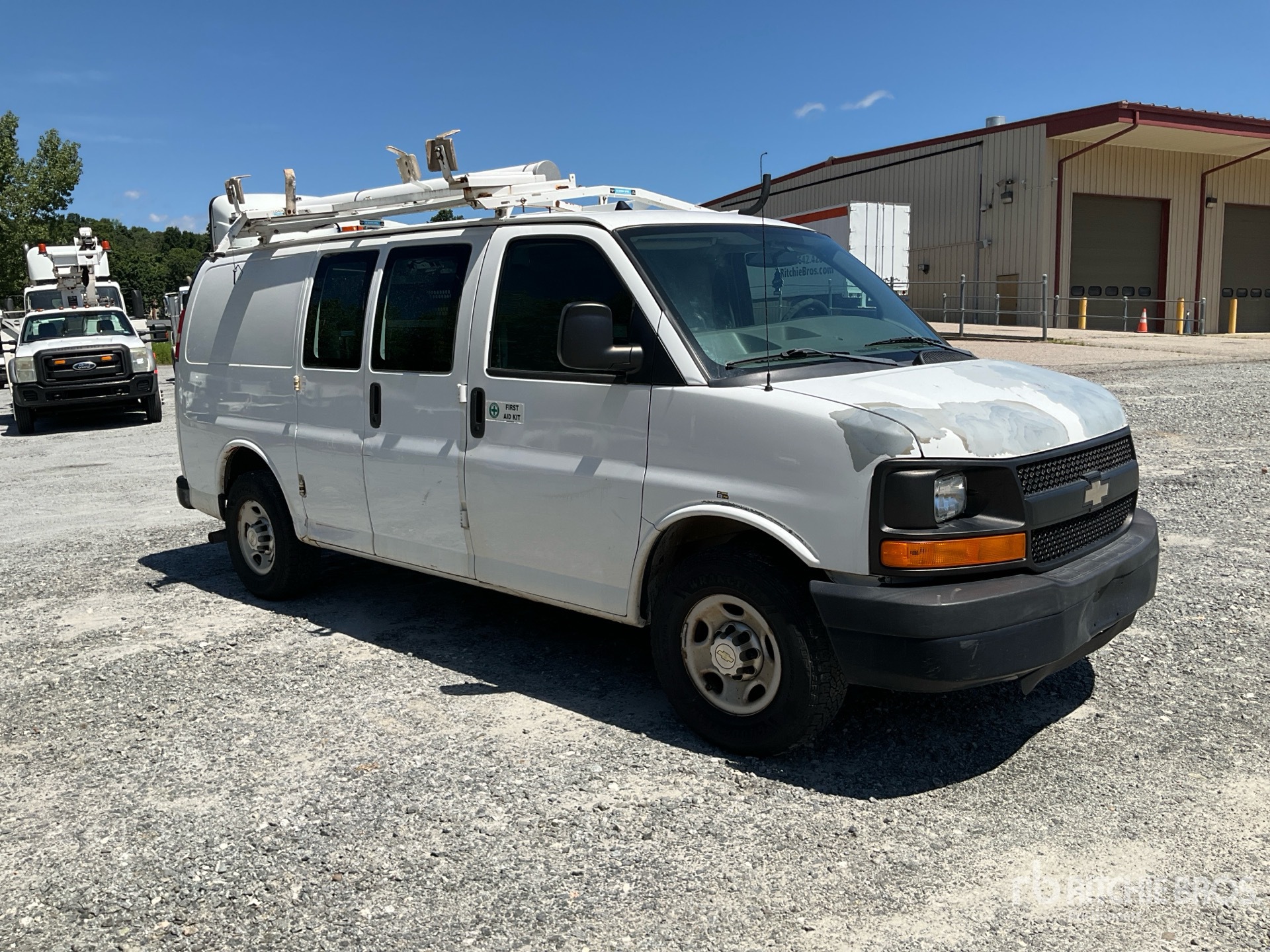 General Appearance with Picture, Right Front Corner