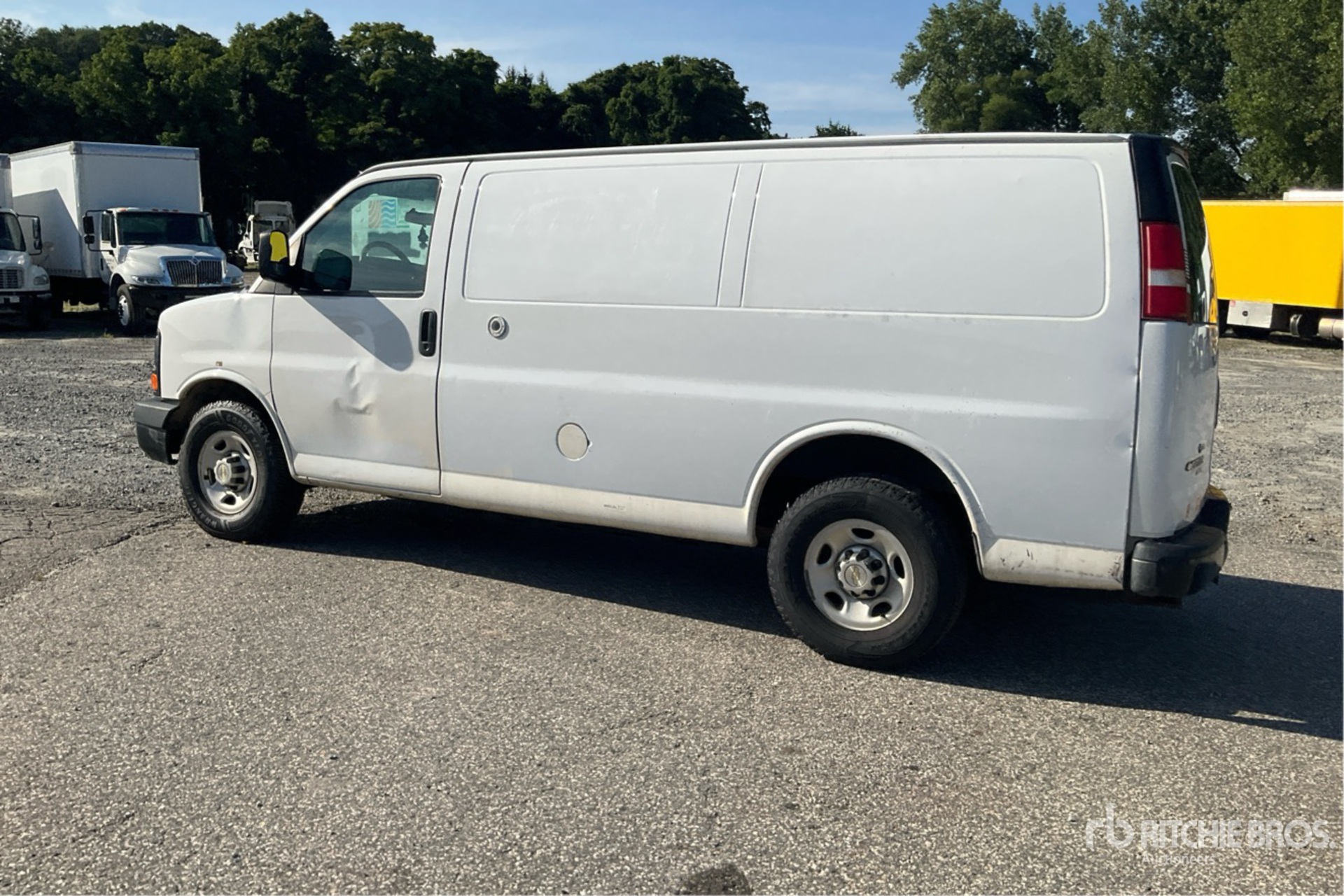 General Appearance with Picture, Left Rear Corner