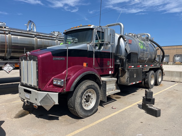2007 Kenworth T800 Splender 6x4 Vacuum Tanker Truck