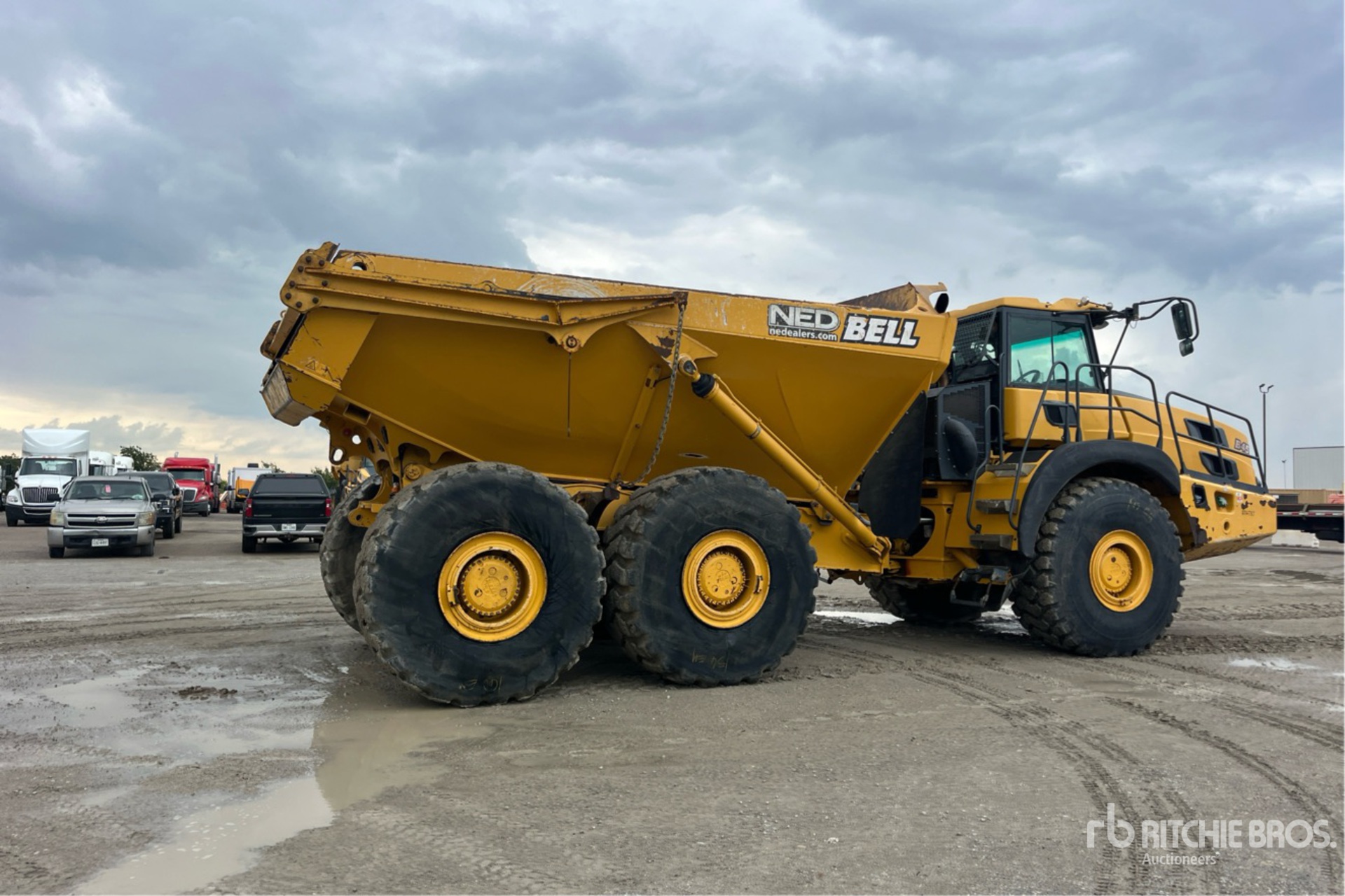 General Appearance with Picture, Right Rear Corner