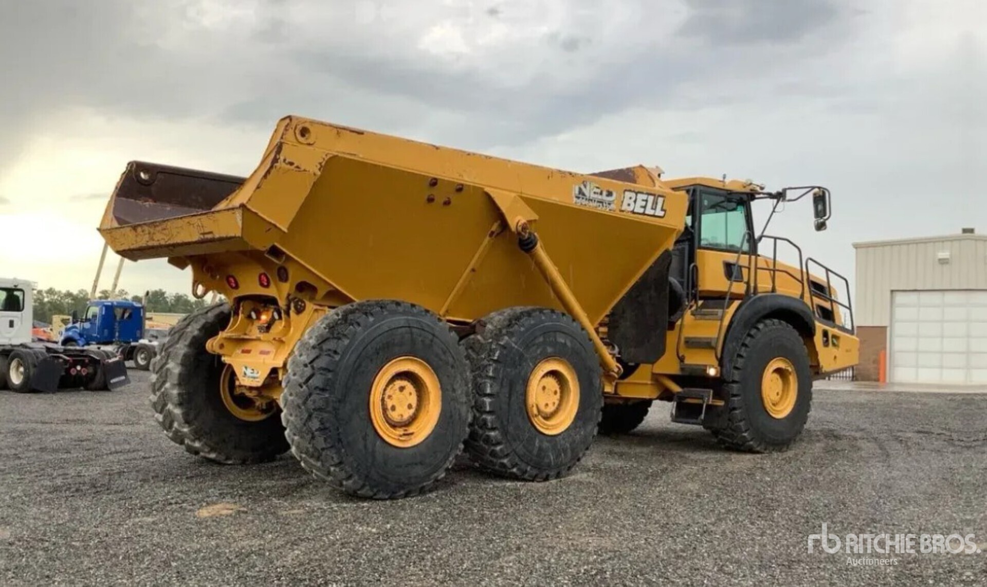 General Appearance with Picture, Right Rear Corner