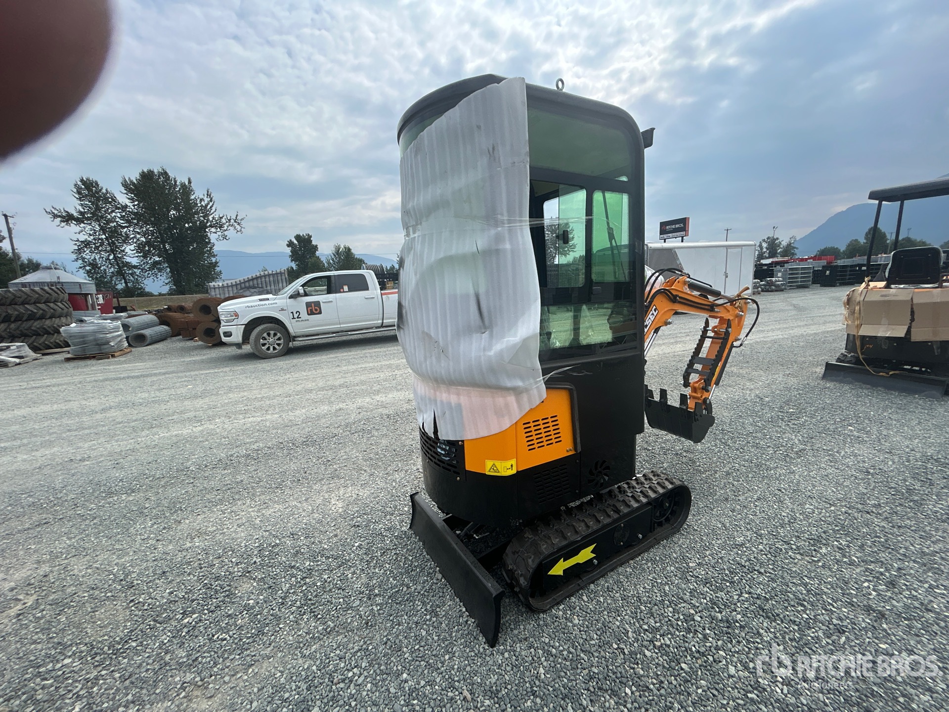 General Appearance with Picture, Right Rear Corner