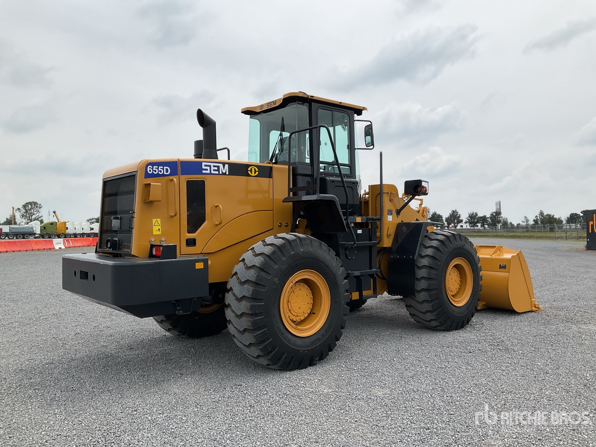 General Appearance with Picture, Right Rear Corner