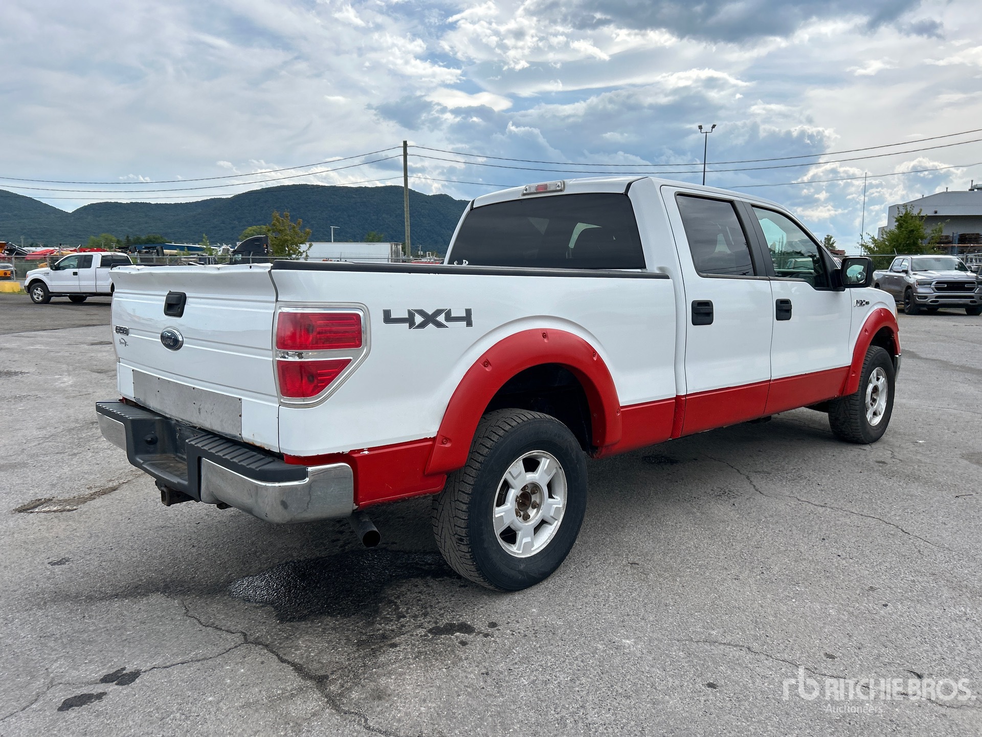 General Appearance with Picture, Right Rear Corner