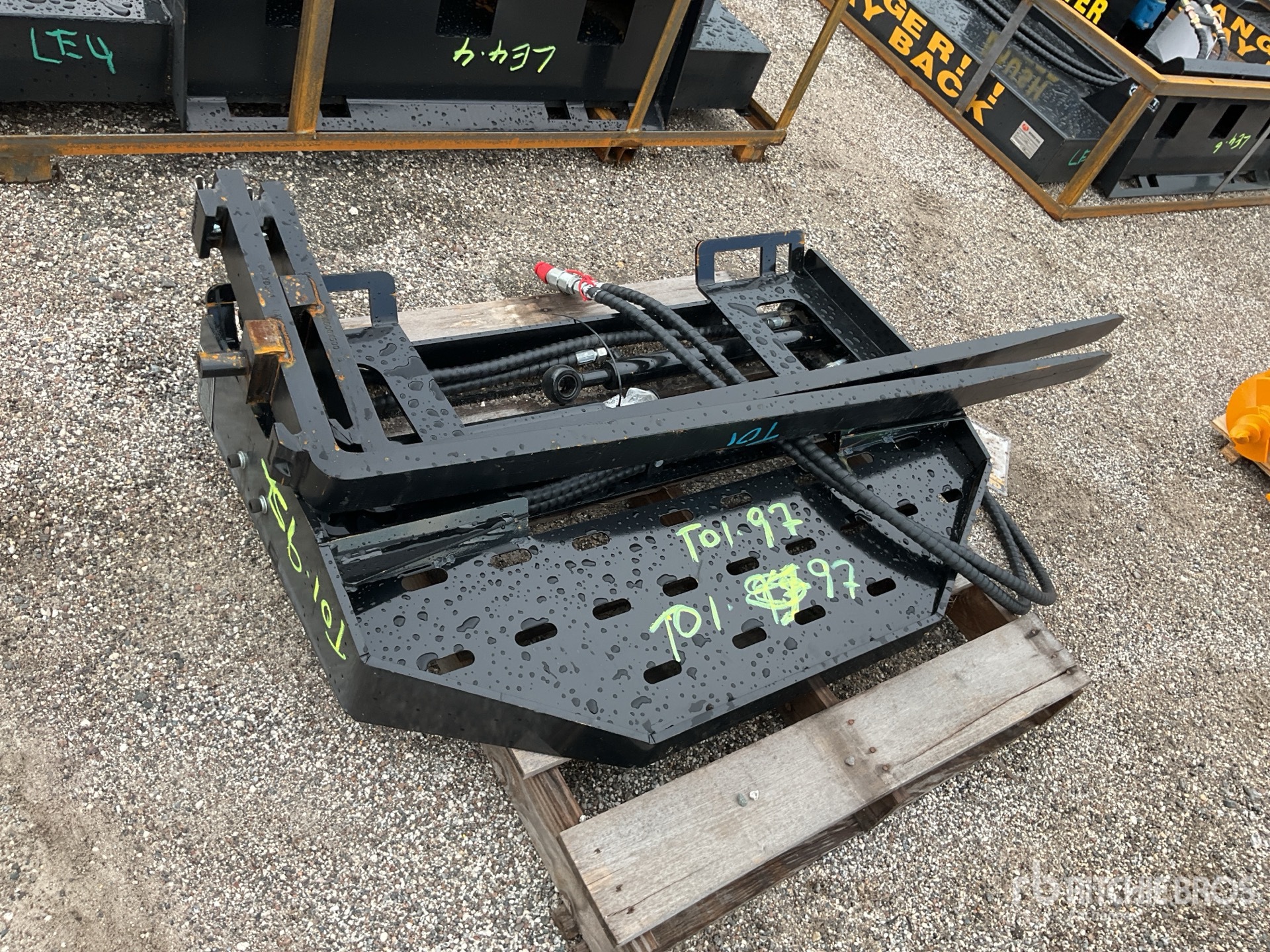 General Appearance with Picture, Right Front Corner