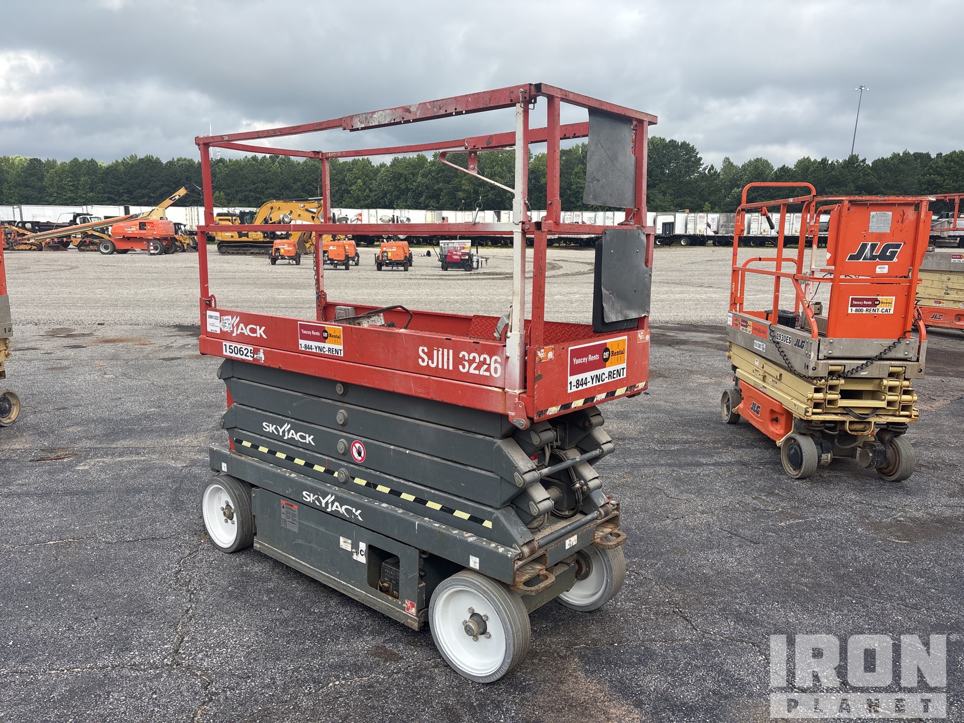 2016 (unverified) Skyjack SJIII 3226 Electric Scissor Lift