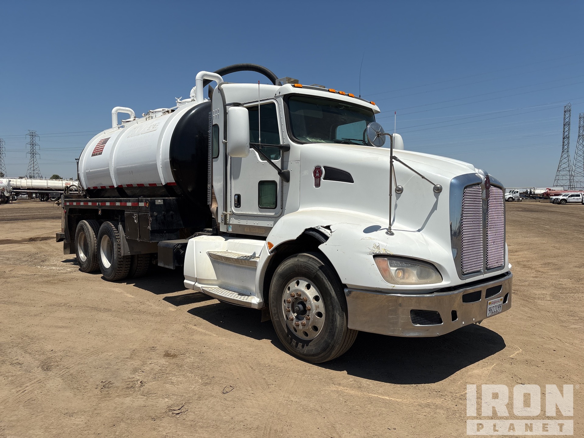 General Appearance with Bild, Ecke vorne rechts