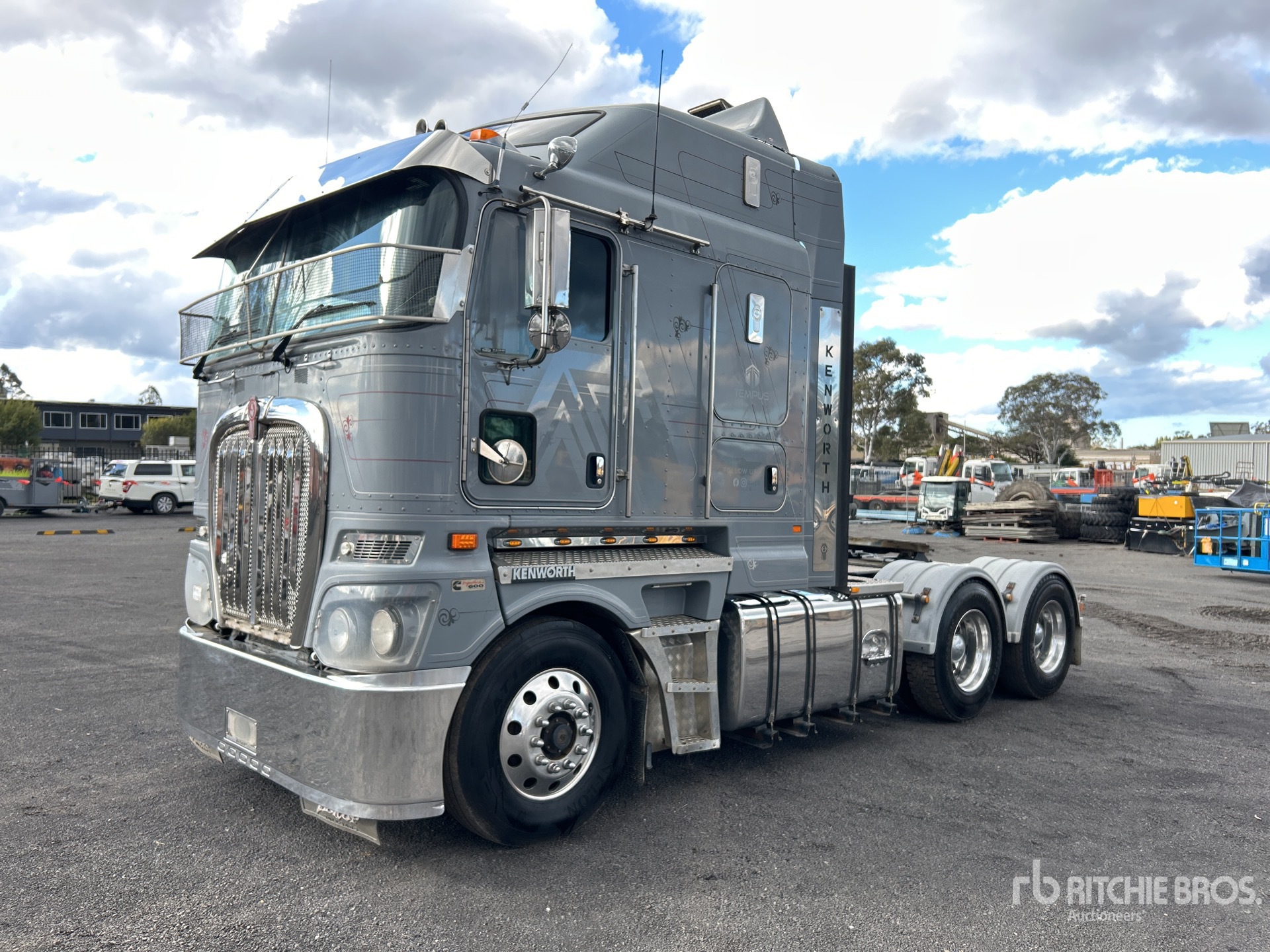 General Appearance with Picture, Right Front Corner