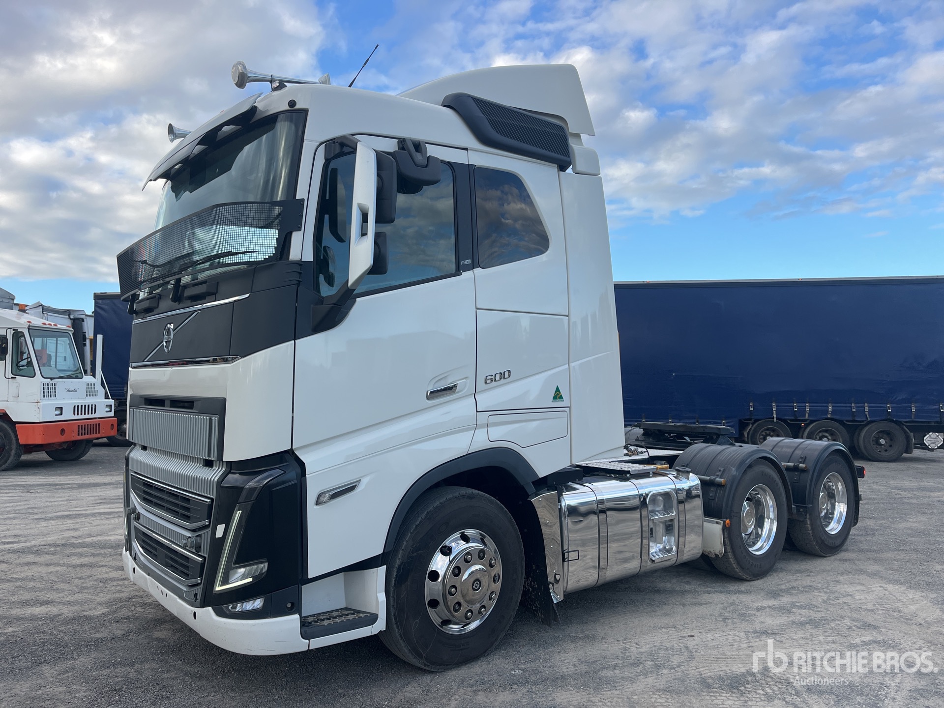 General Appearance with Picture, Right Front Corner