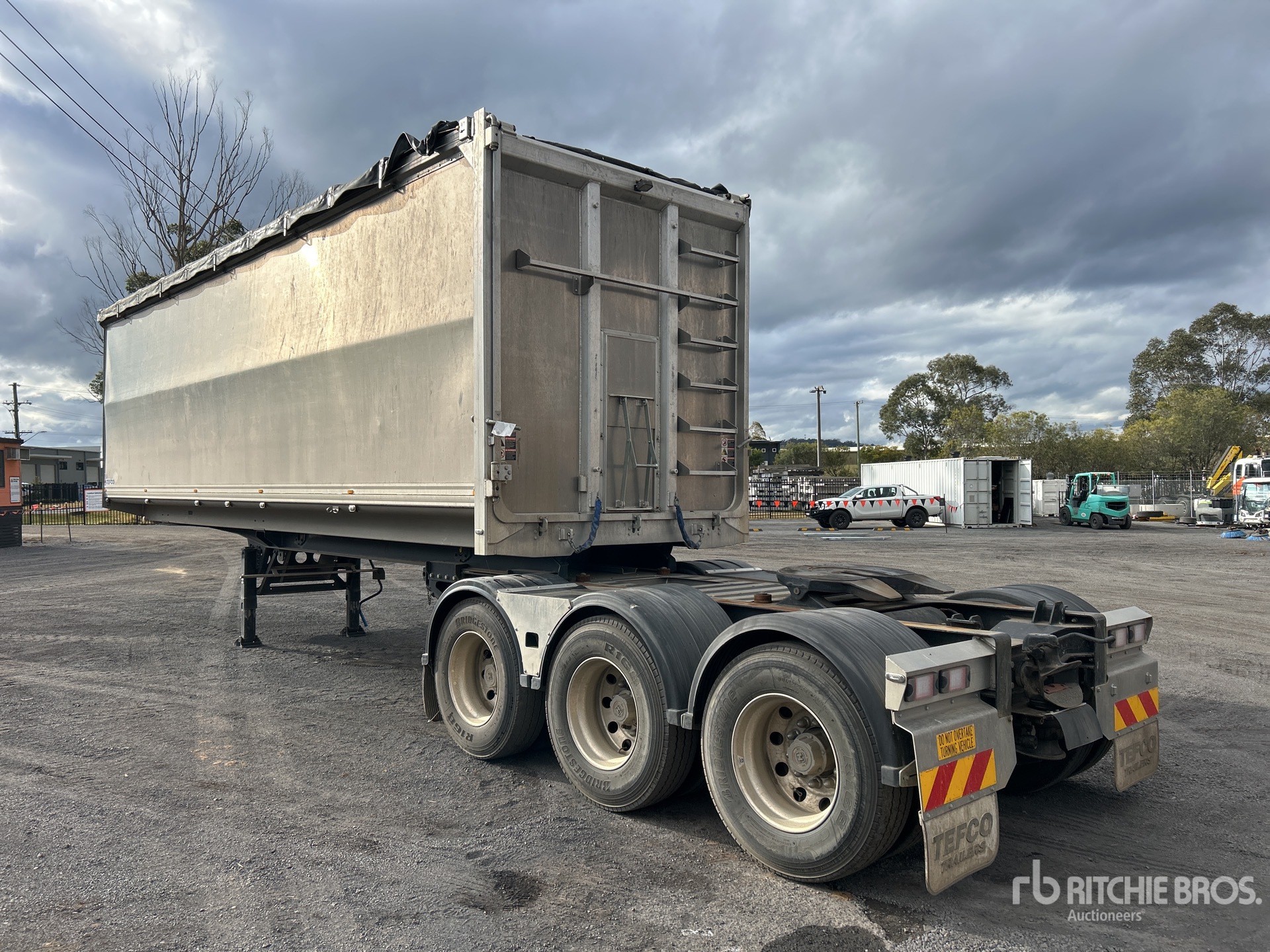 General Appearance with Picture, Right Rear Corner