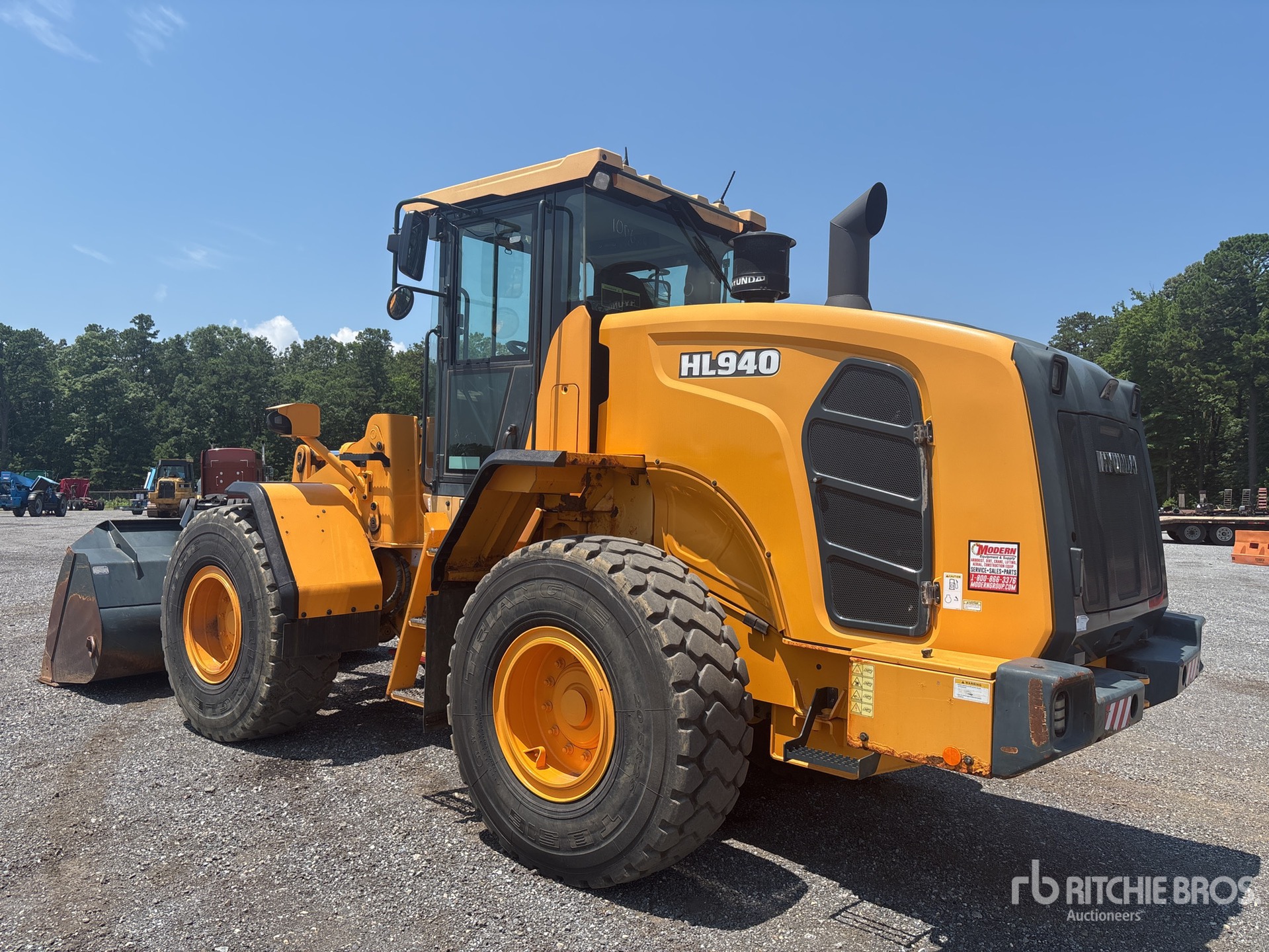 General Appearance with Picture, Left Rear Corner