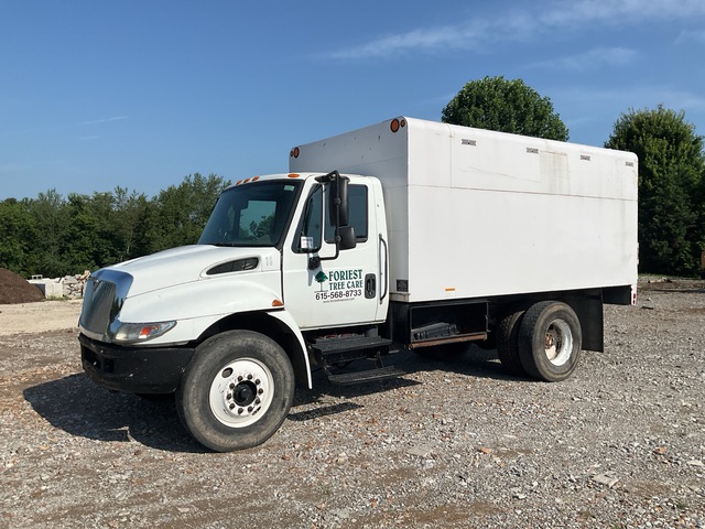 2005 International 4300 4x2 Chipper Truck