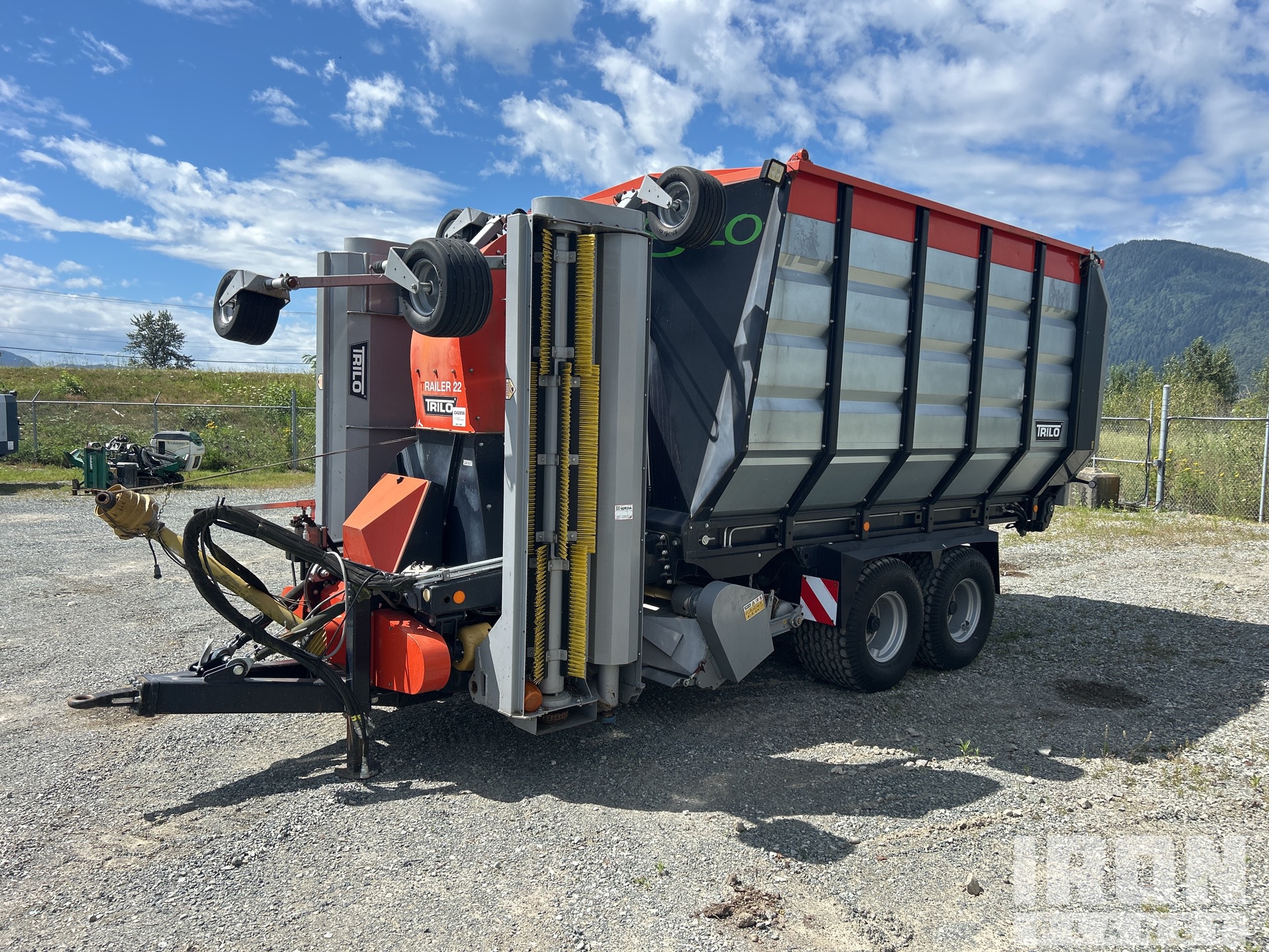 General Appearance with Featured Photo