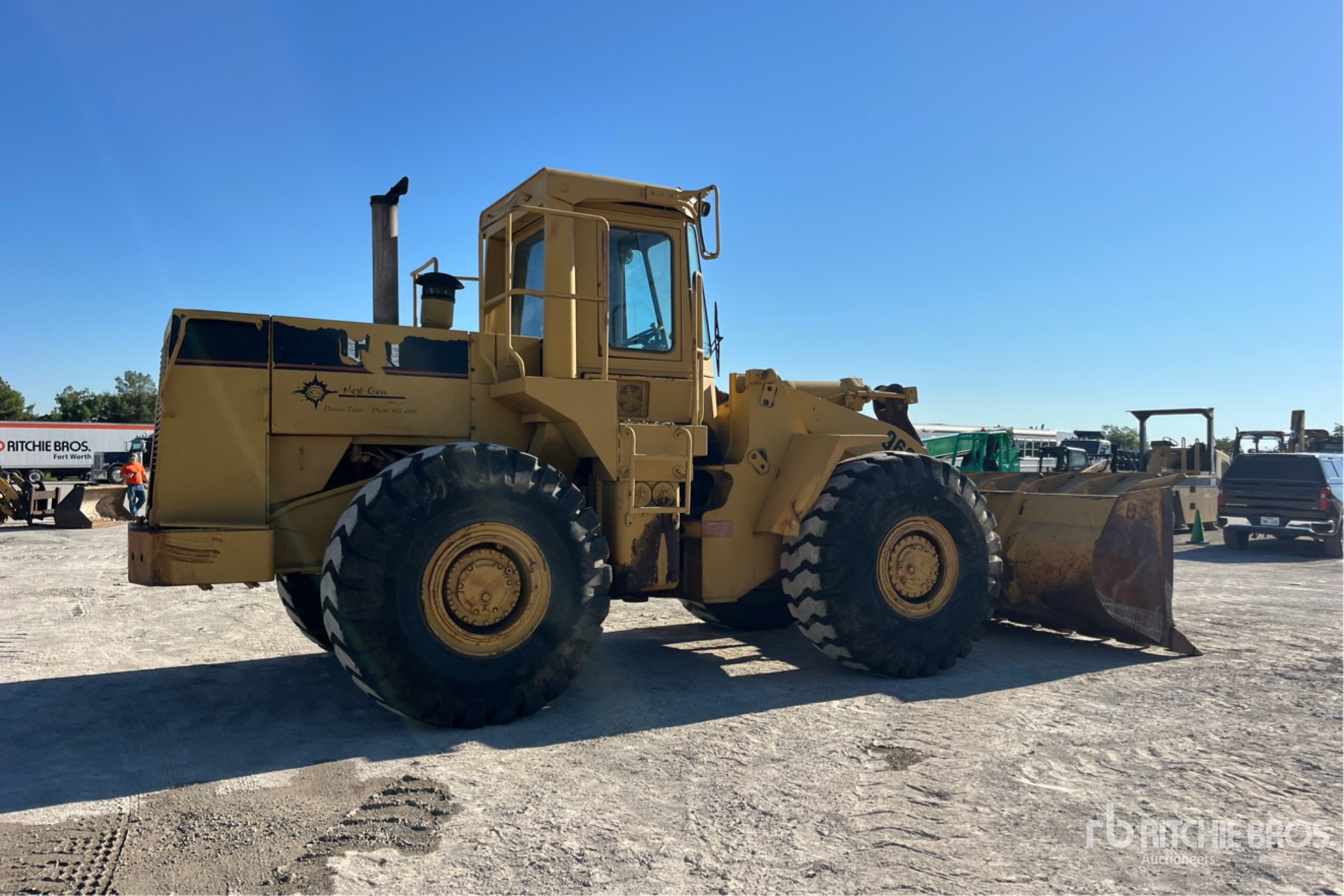General Appearance with Picture, Right Rear Corner