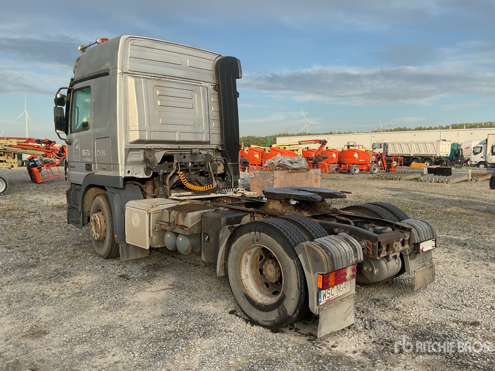 General Appearance with Picture, Left Rear Corner