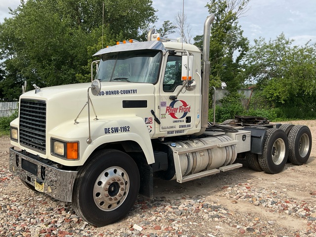 2015 Mack CHU613 6x4 T/A Day Cab Truck Tractor