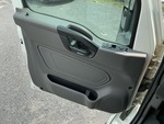 MN083914 - 2021 International LT625: Cab Doors