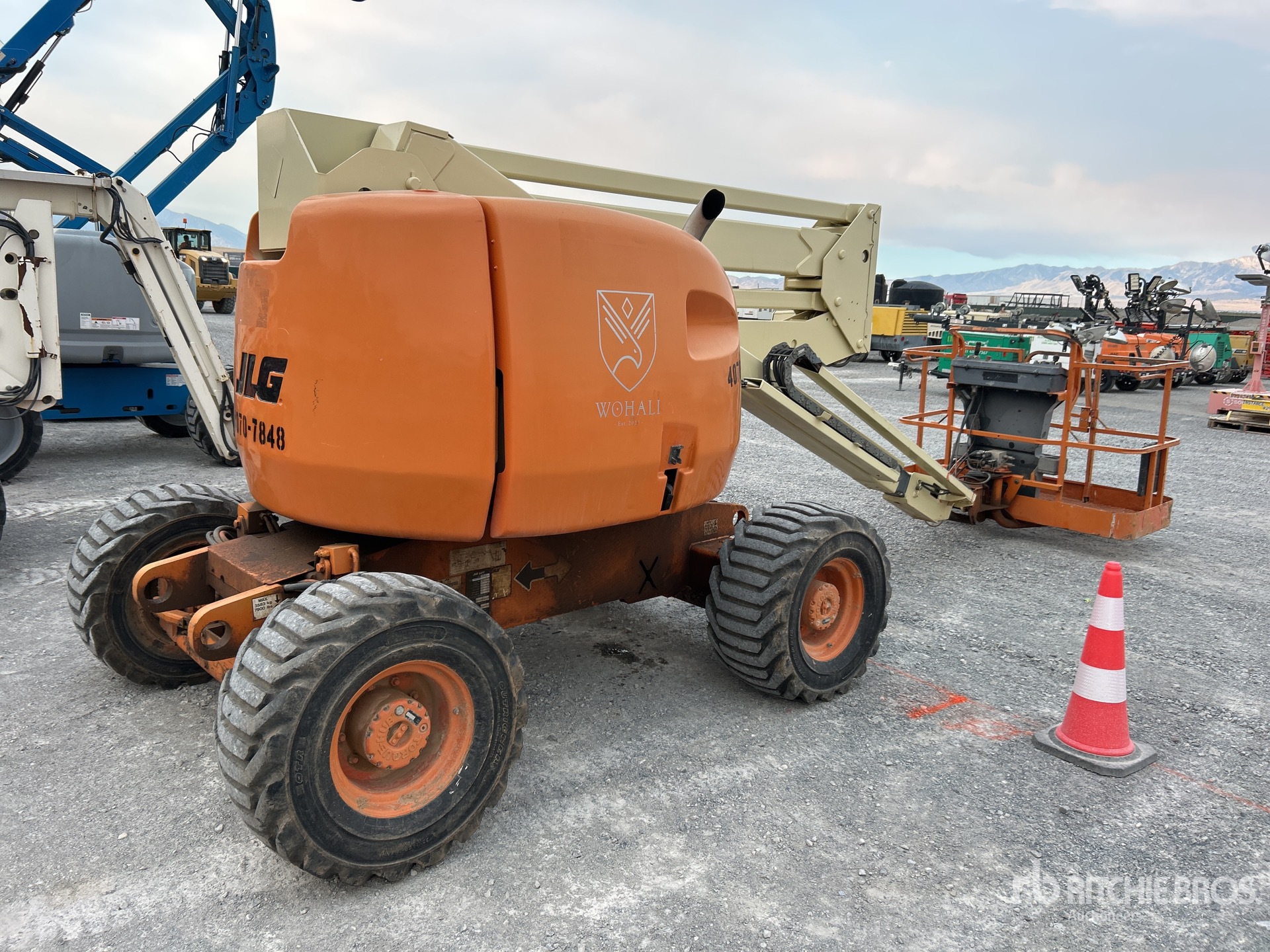 General Appearance with Picture, Right Rear Corner