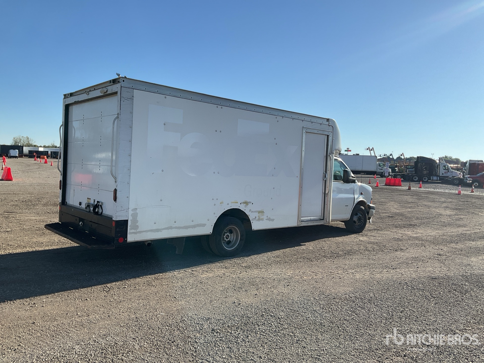 General Appearance with Picture, Right Rear Corner