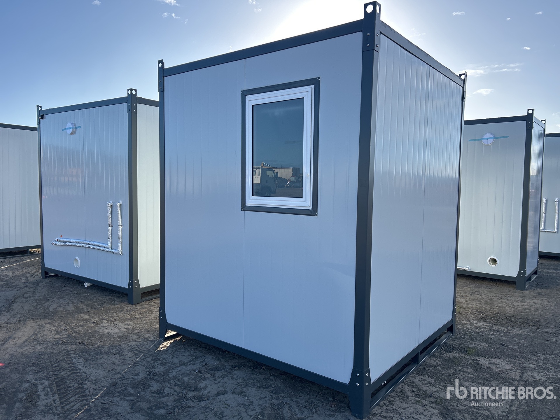 General Appearance with Bild, Ecke hinten rechts