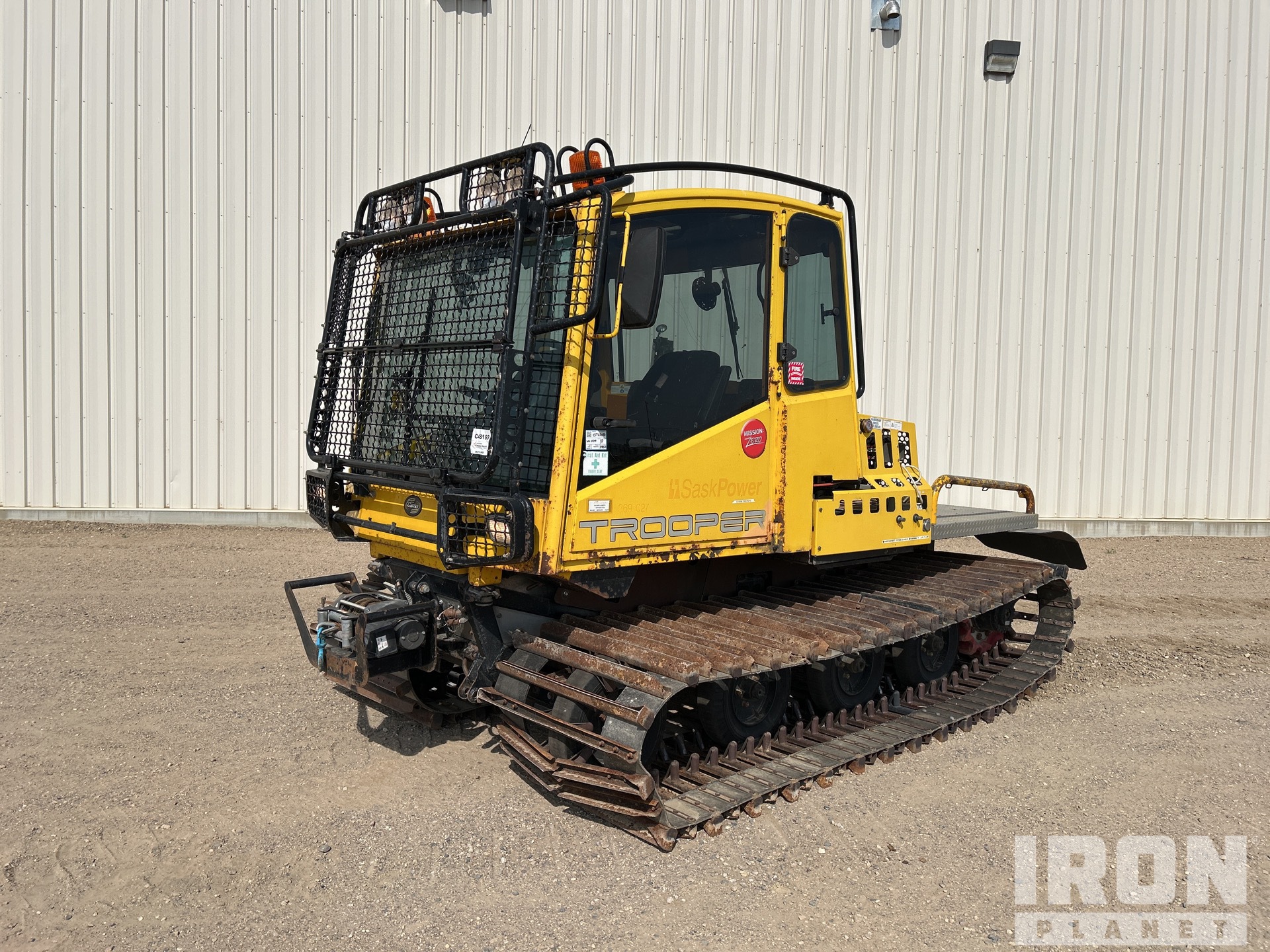 General Appearance with Bild, Ecke vorne links