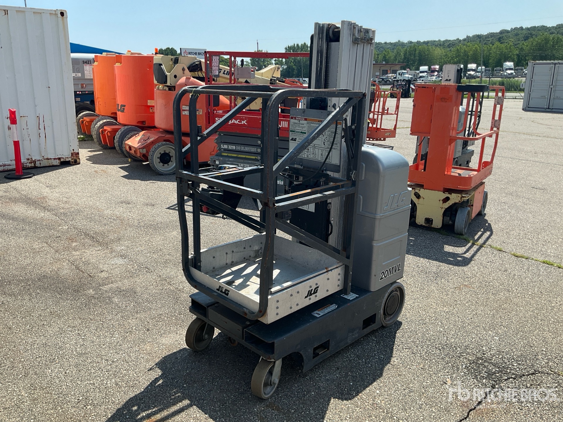 General Appearance with Picture, Right Rear Corner