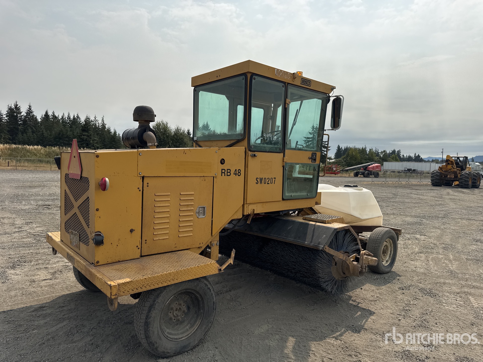 General Appearance with Picture, Right Rear Corner