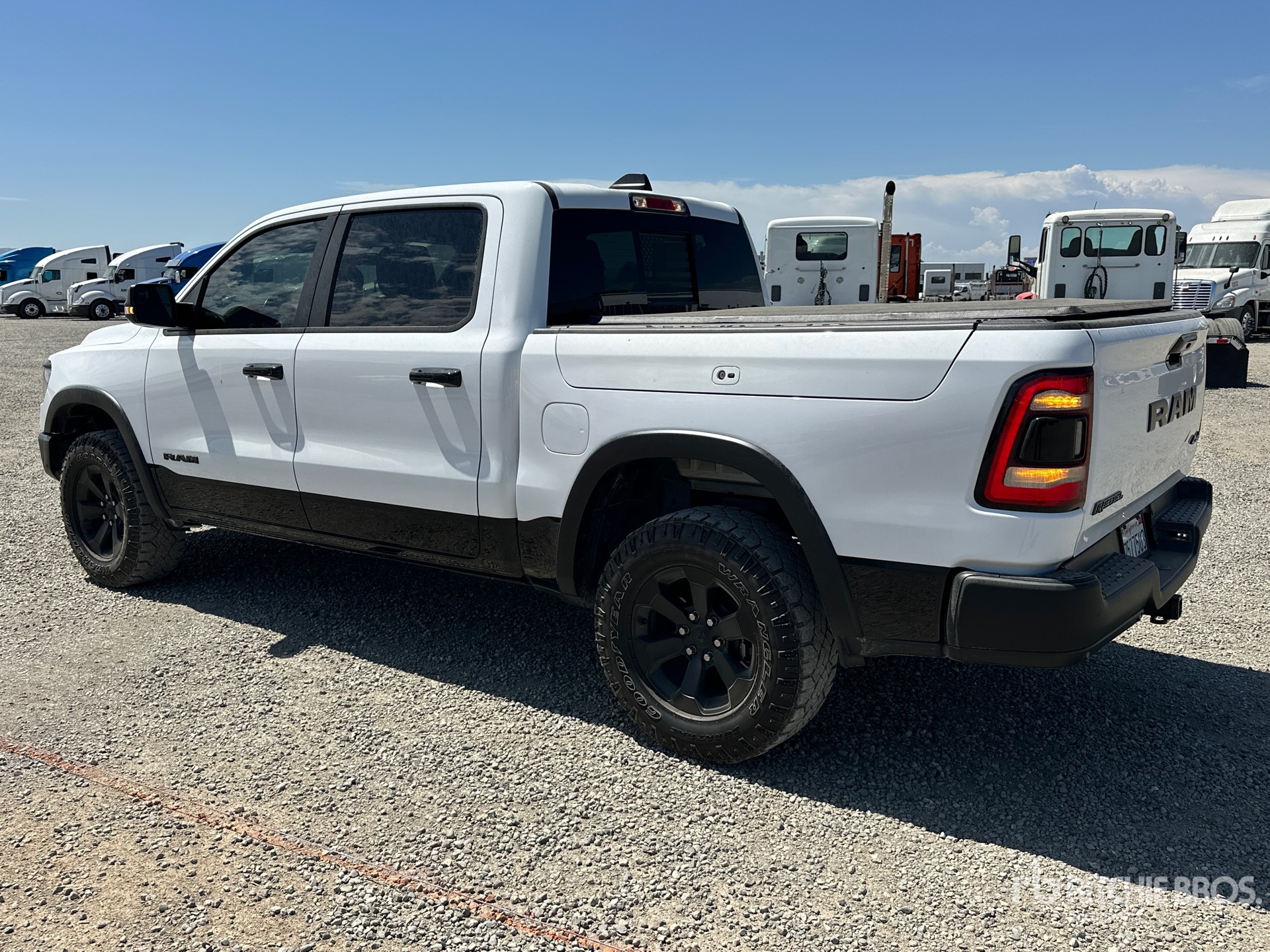 General Appearance with Picture, Left Rear Corner