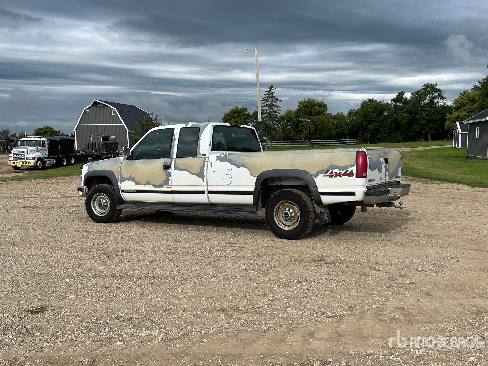 General Appearance with Picture, Left Rear Corner