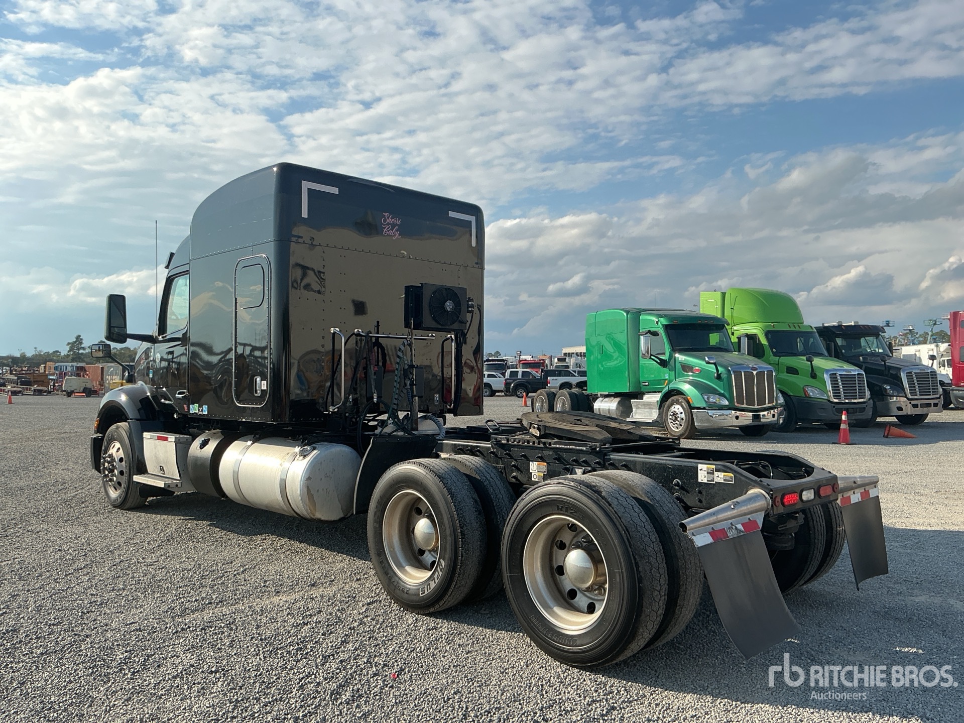 General Appearance with Imagen: esquina trasera izquierda