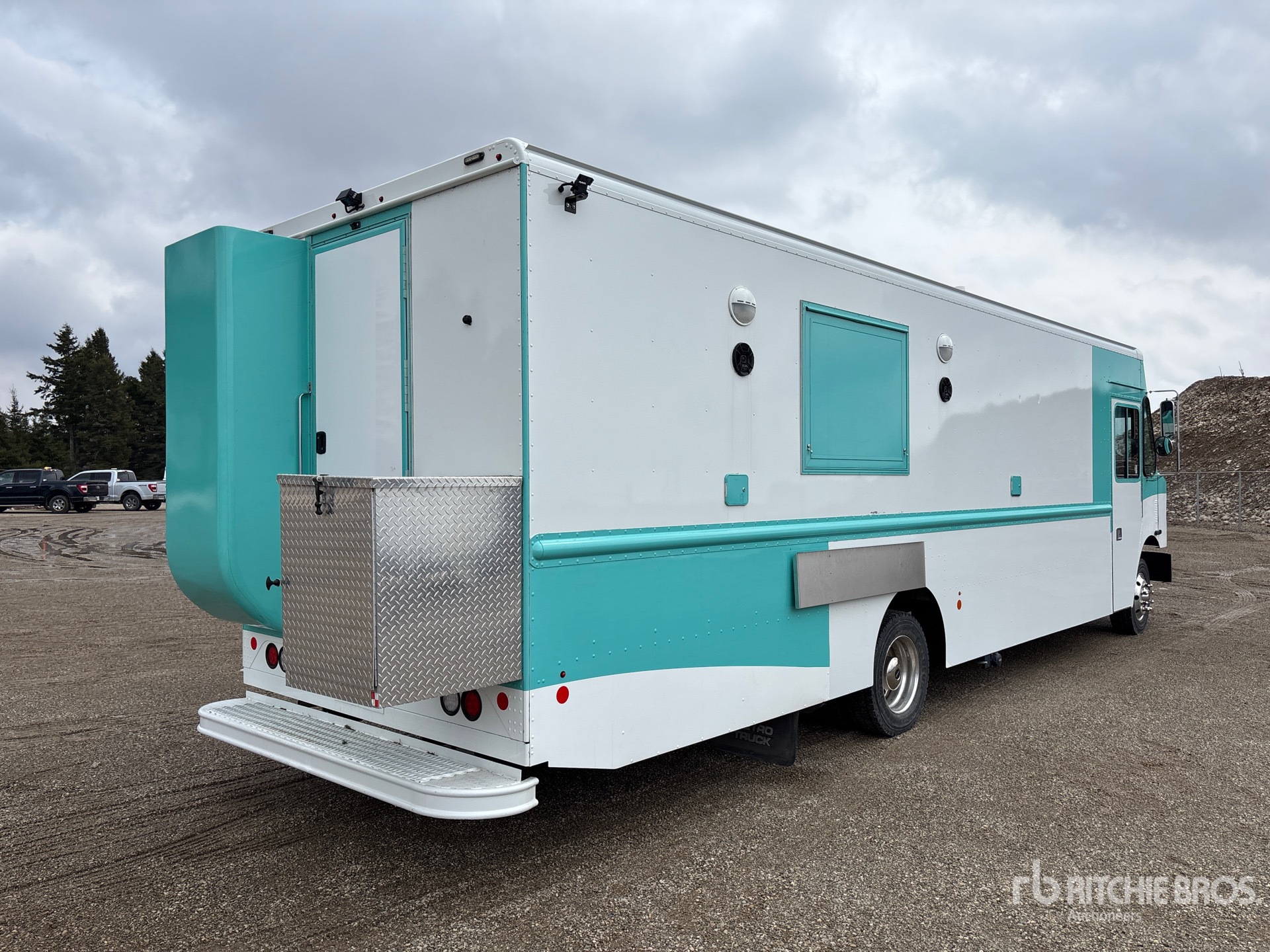 General Appearance with Picture, Right Rear Corner