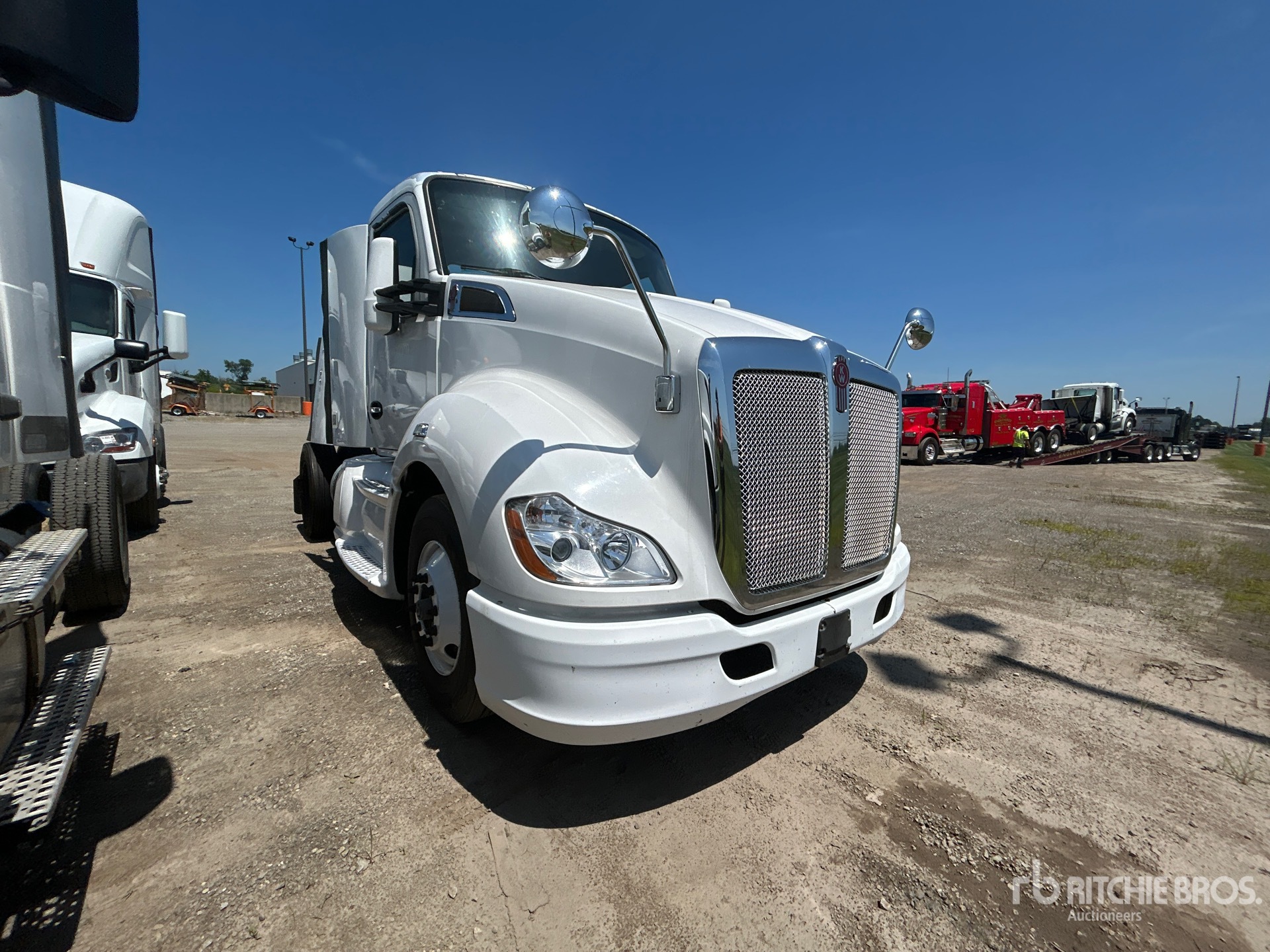 General Appearance with Picture, Right Front Corner