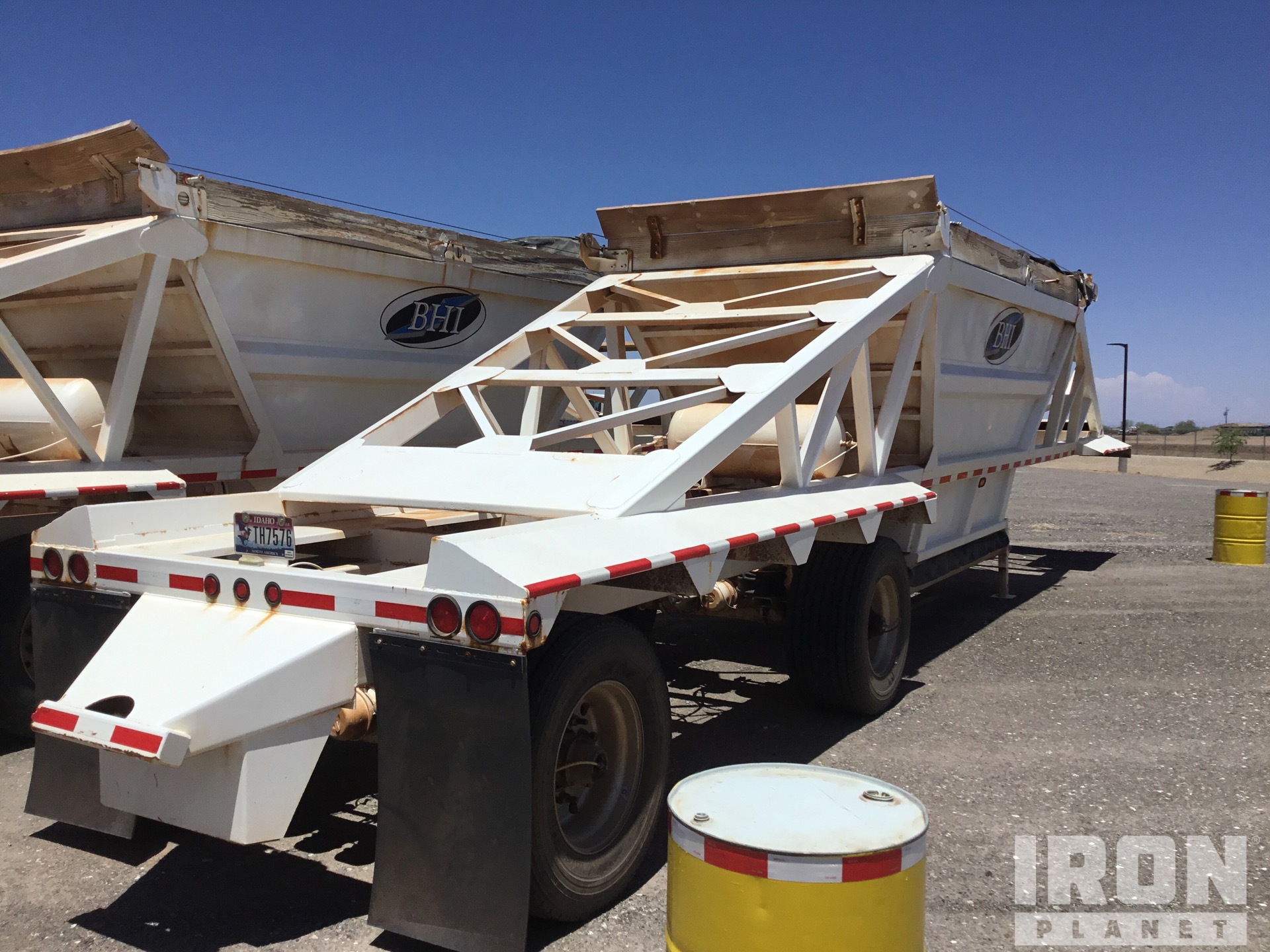 General Appearance with Foto, angolo anteriore sinistro