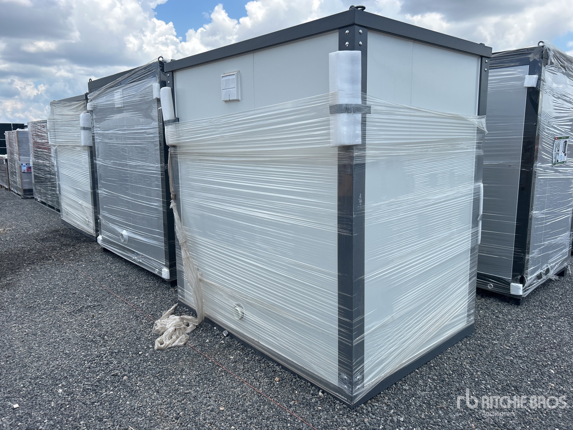 General Appearance with Bild, Ecke hinten rechts
