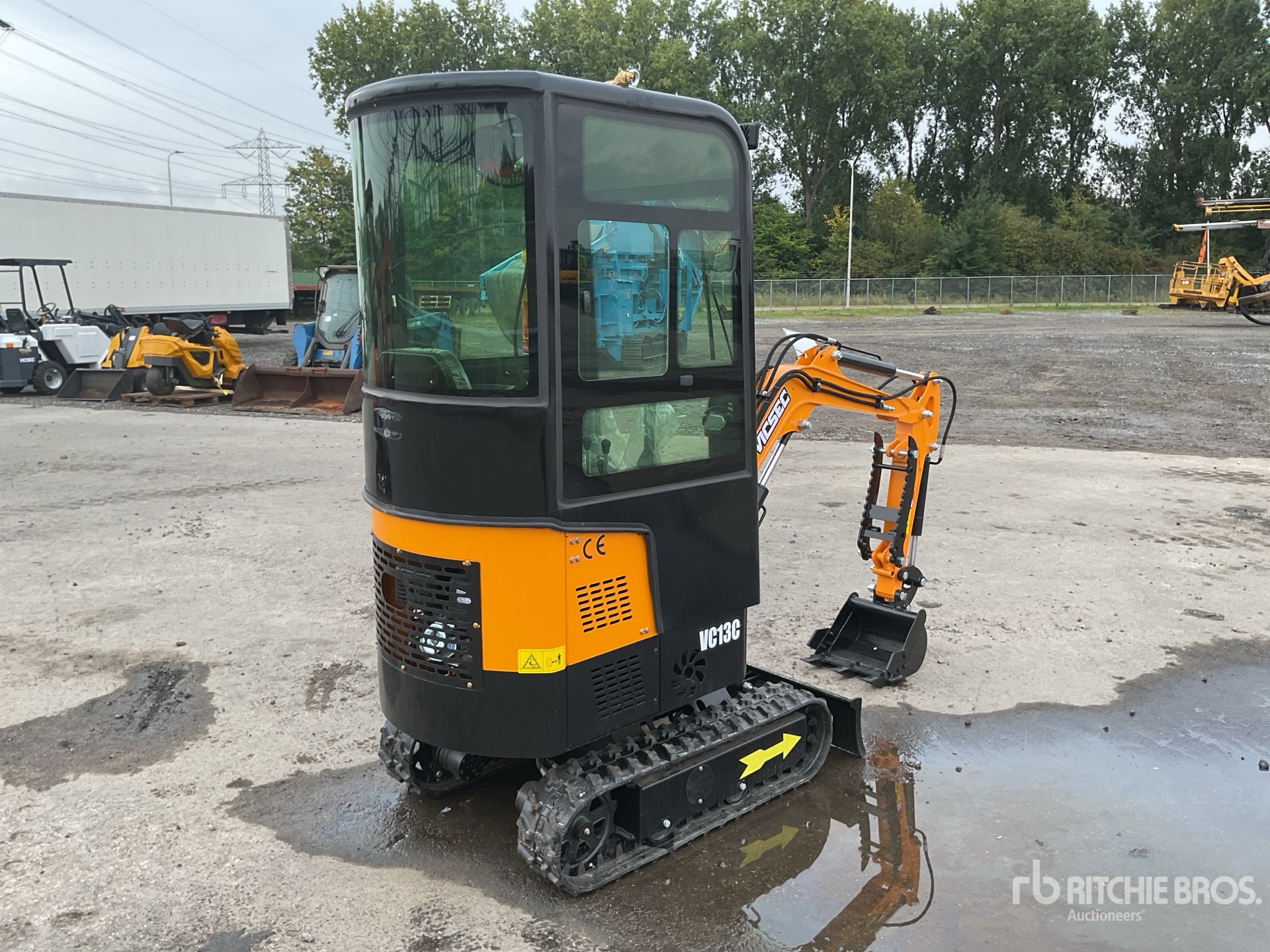General Appearance with Picture, Right Rear Corner
