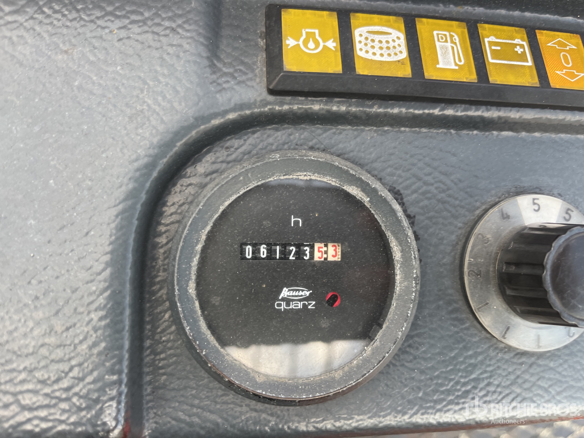 General Appearance with Hour Meter / Odometer
