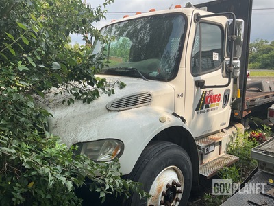 2006 Freightliner M2 106 2005 Flatbed Truck
