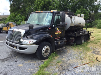 2005 International 4300 Asphalt Distributor Truck