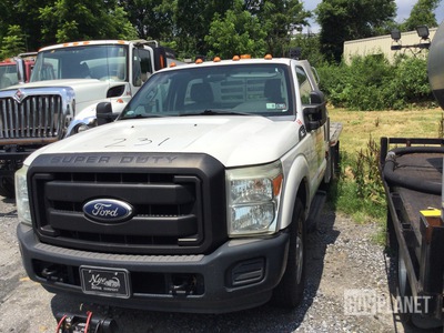 2011 Ford F-350 Super Duty Flatbed Truck