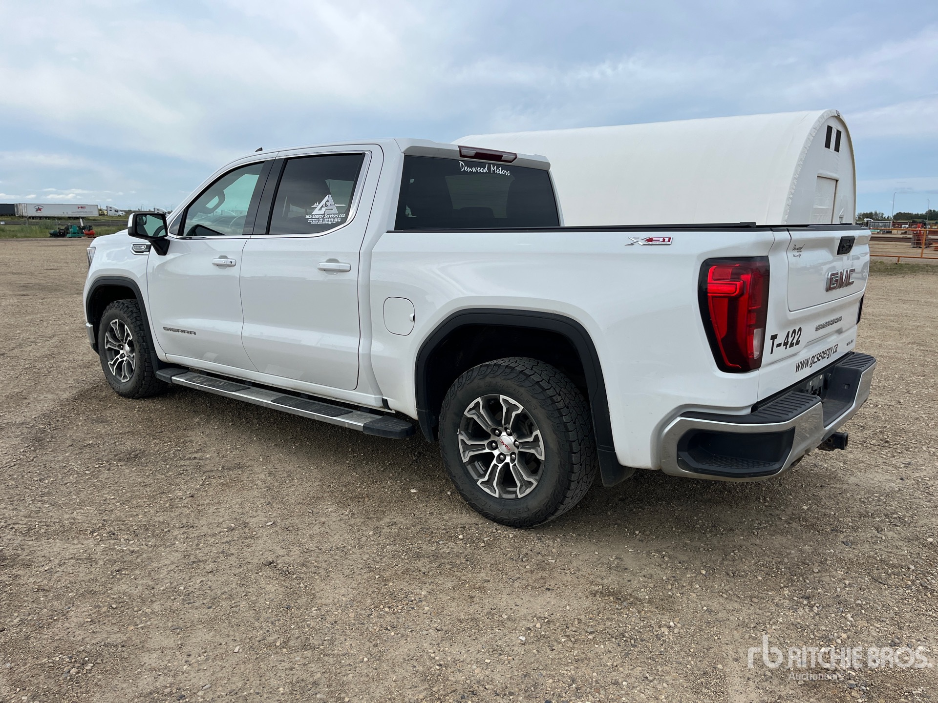 General Appearance with Picture, Left Rear Corner