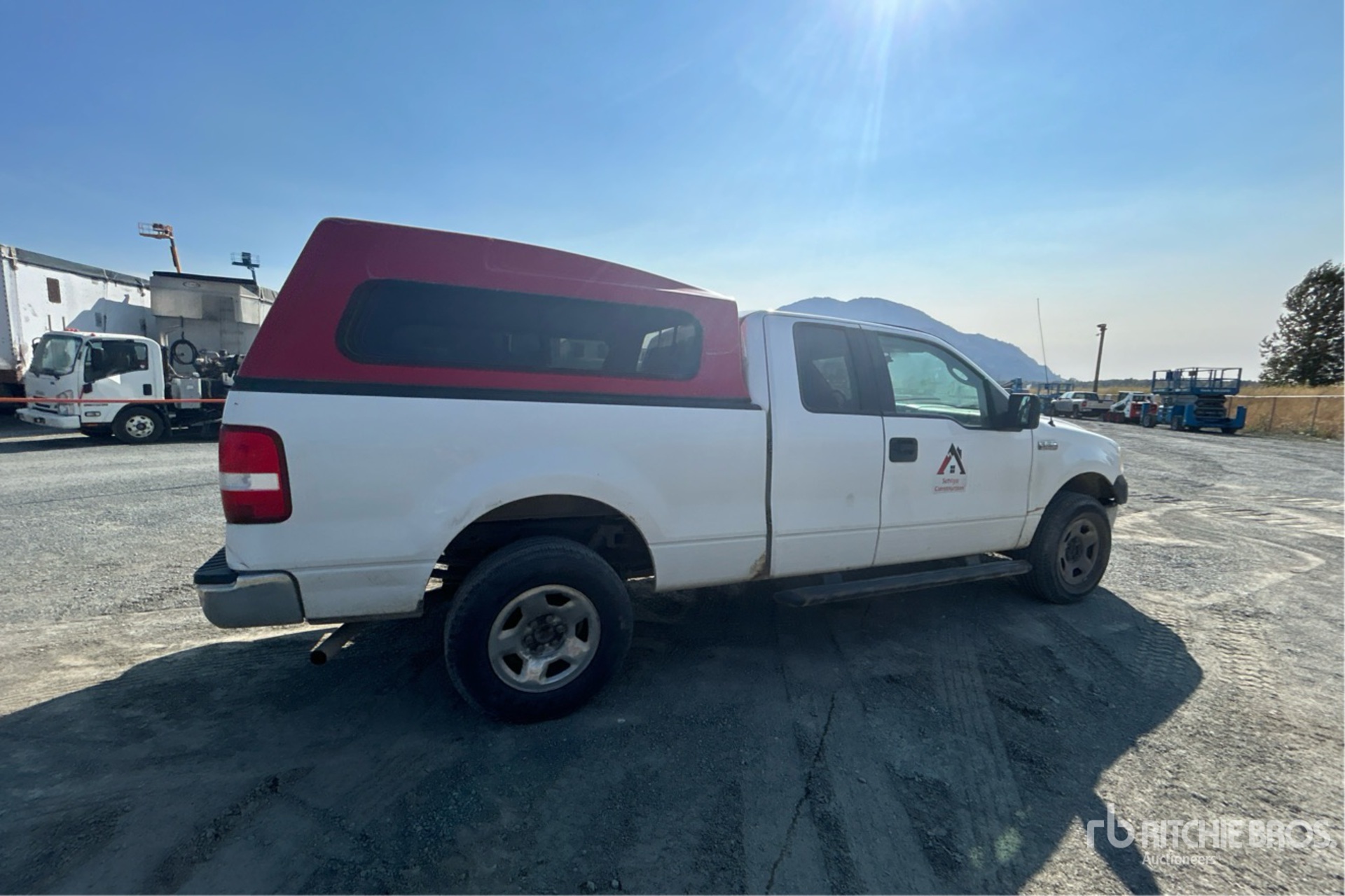 General Appearance with Picture, Right Rear Corner