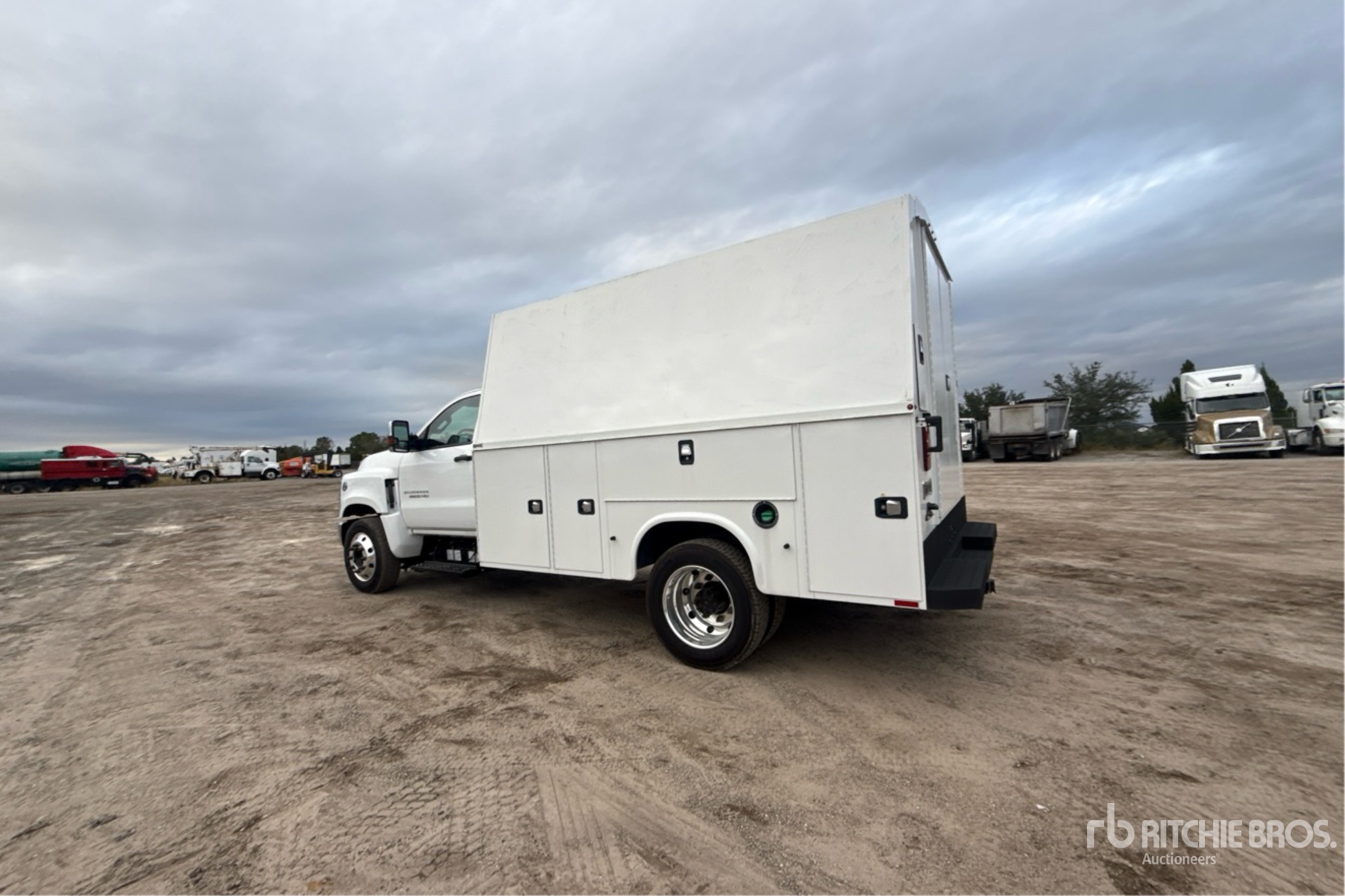 General Appearance with Picture, Left Rear Corner