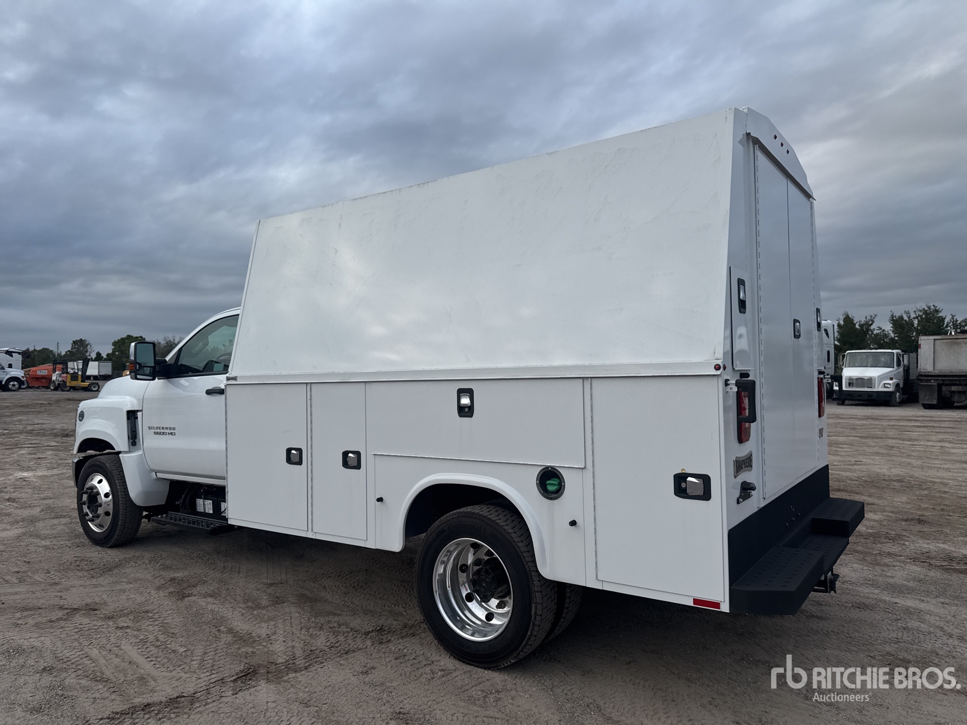 General Appearance with Picture, Left Rear Corner