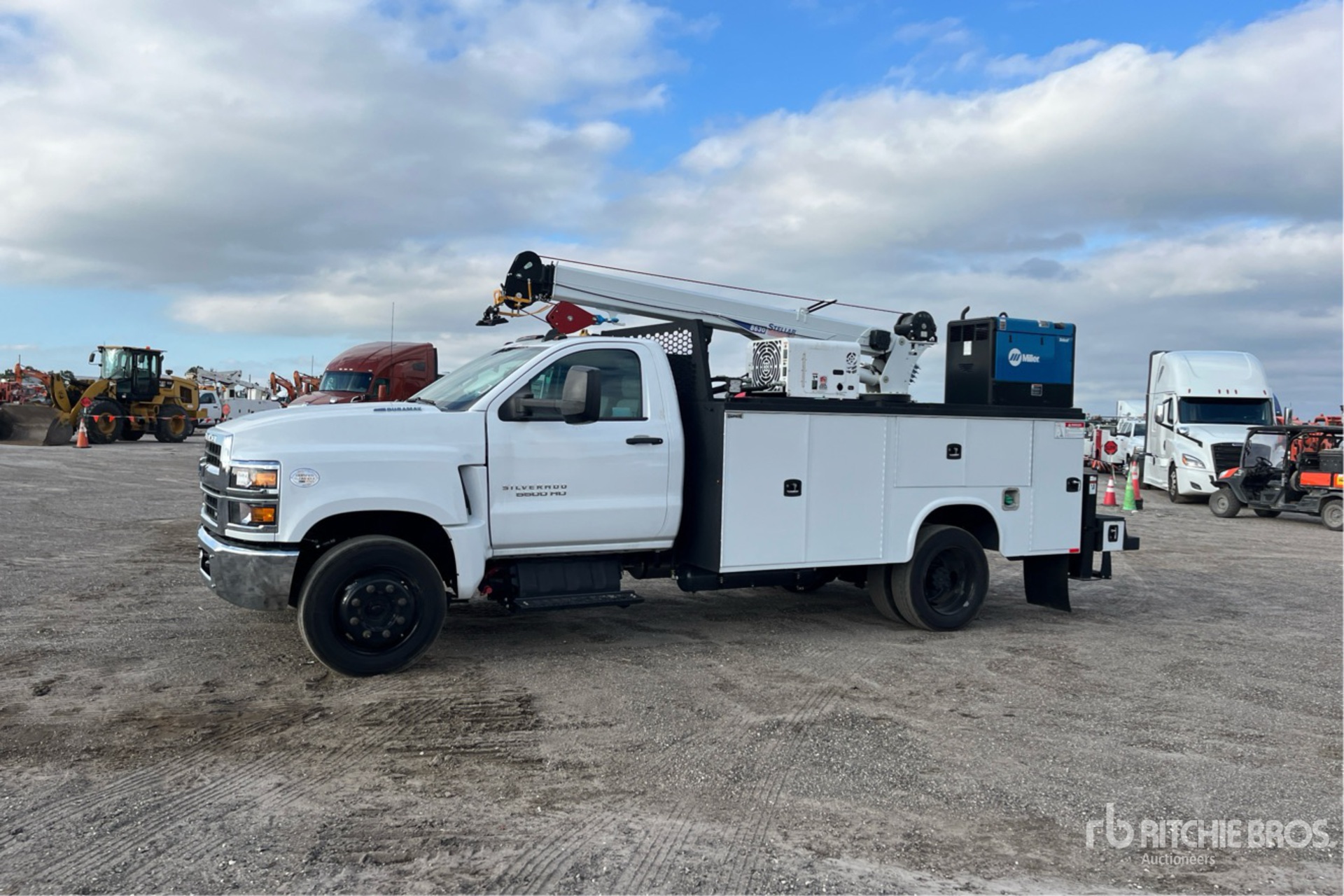 General Appearance with Picture, Left Front Corner